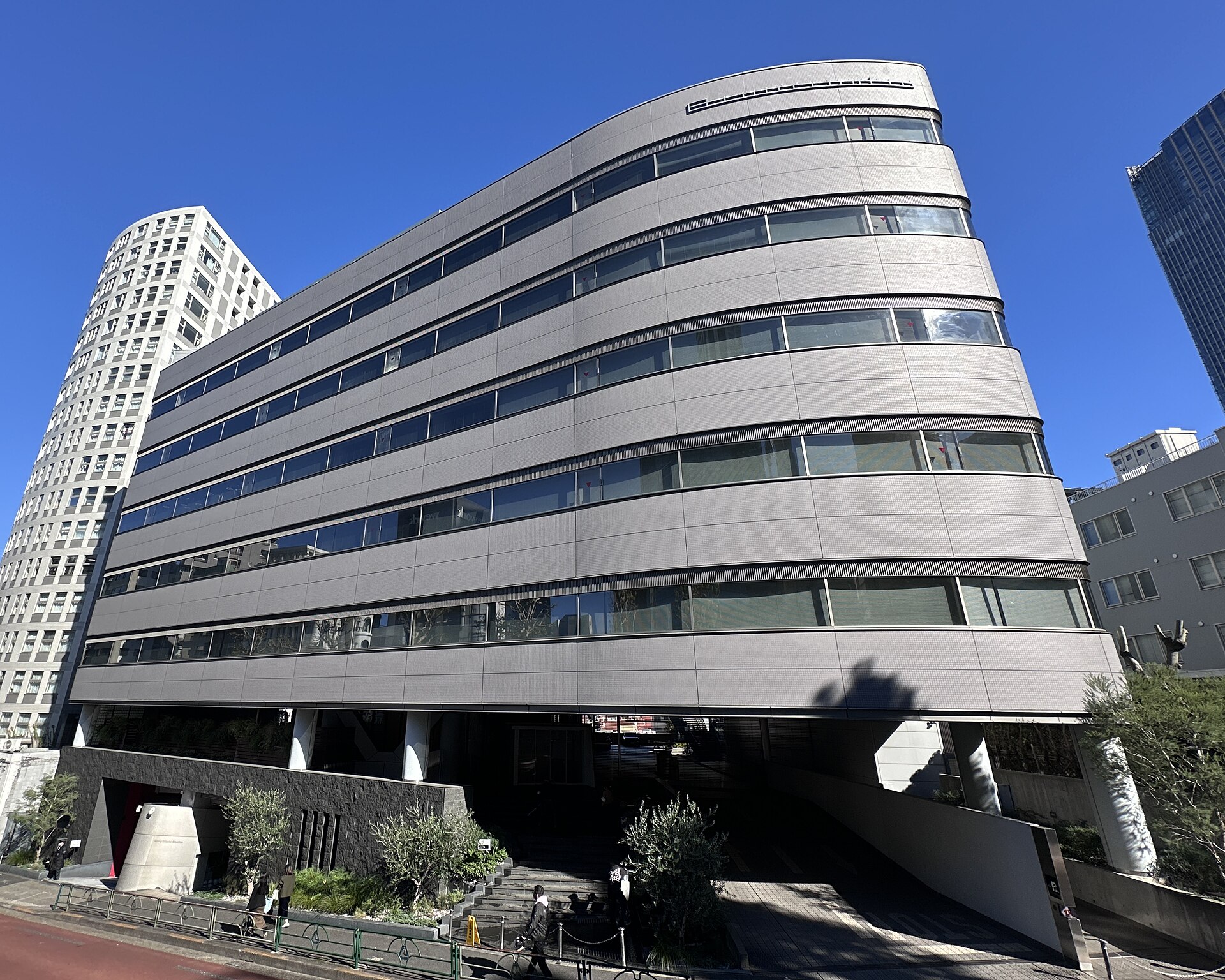Imagem de referência relacionada a Johnny & Associates, item descrito como registro de referência sobre Johnny & Associates, organizado a partir de dados estruturados abertos