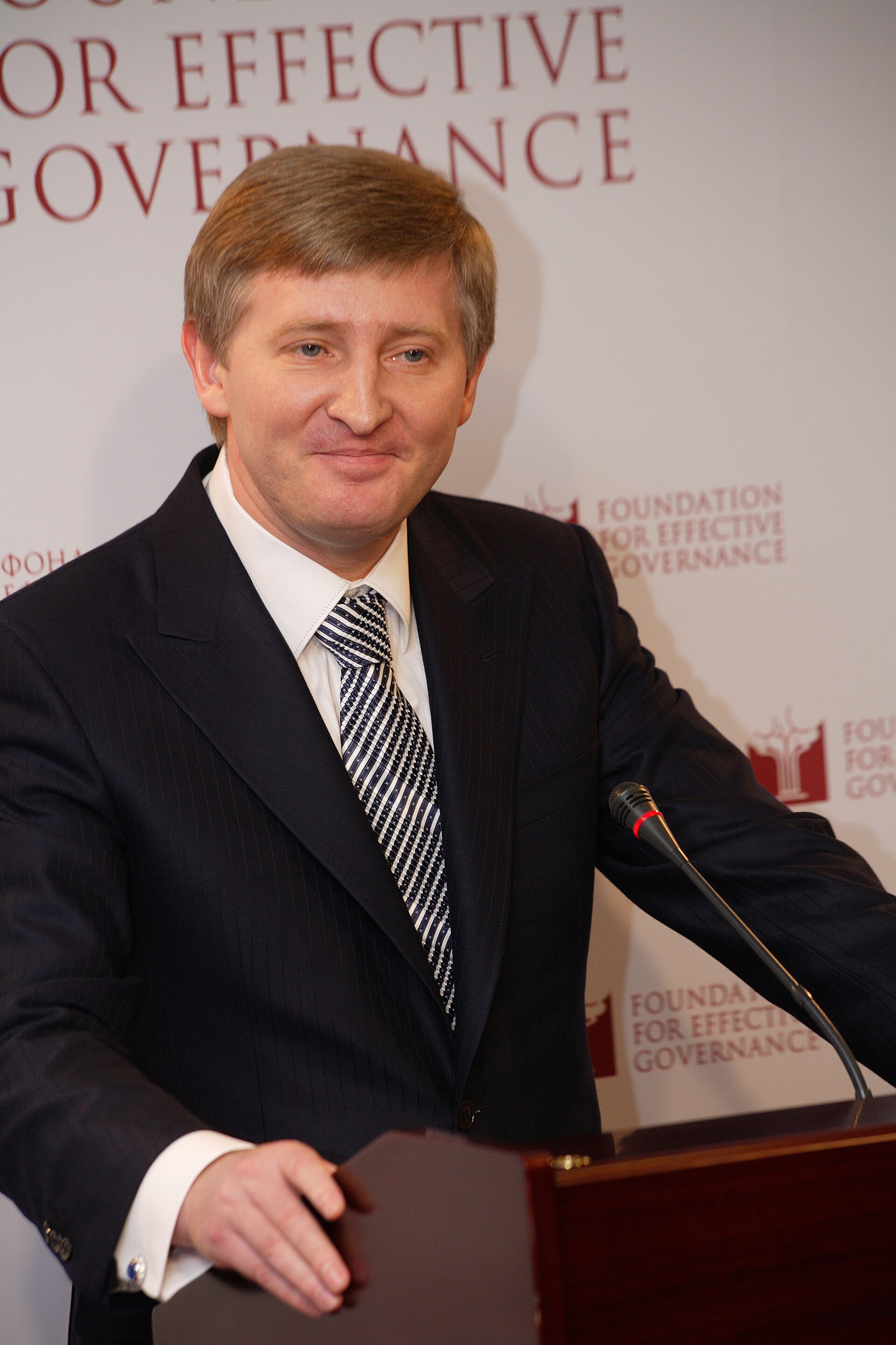 Imagem de referência relacionada a Rinat Akhmetov, item descrito como registro de referência sobre Rinat Akhmetov, organizado a partir de dados estruturados abertos