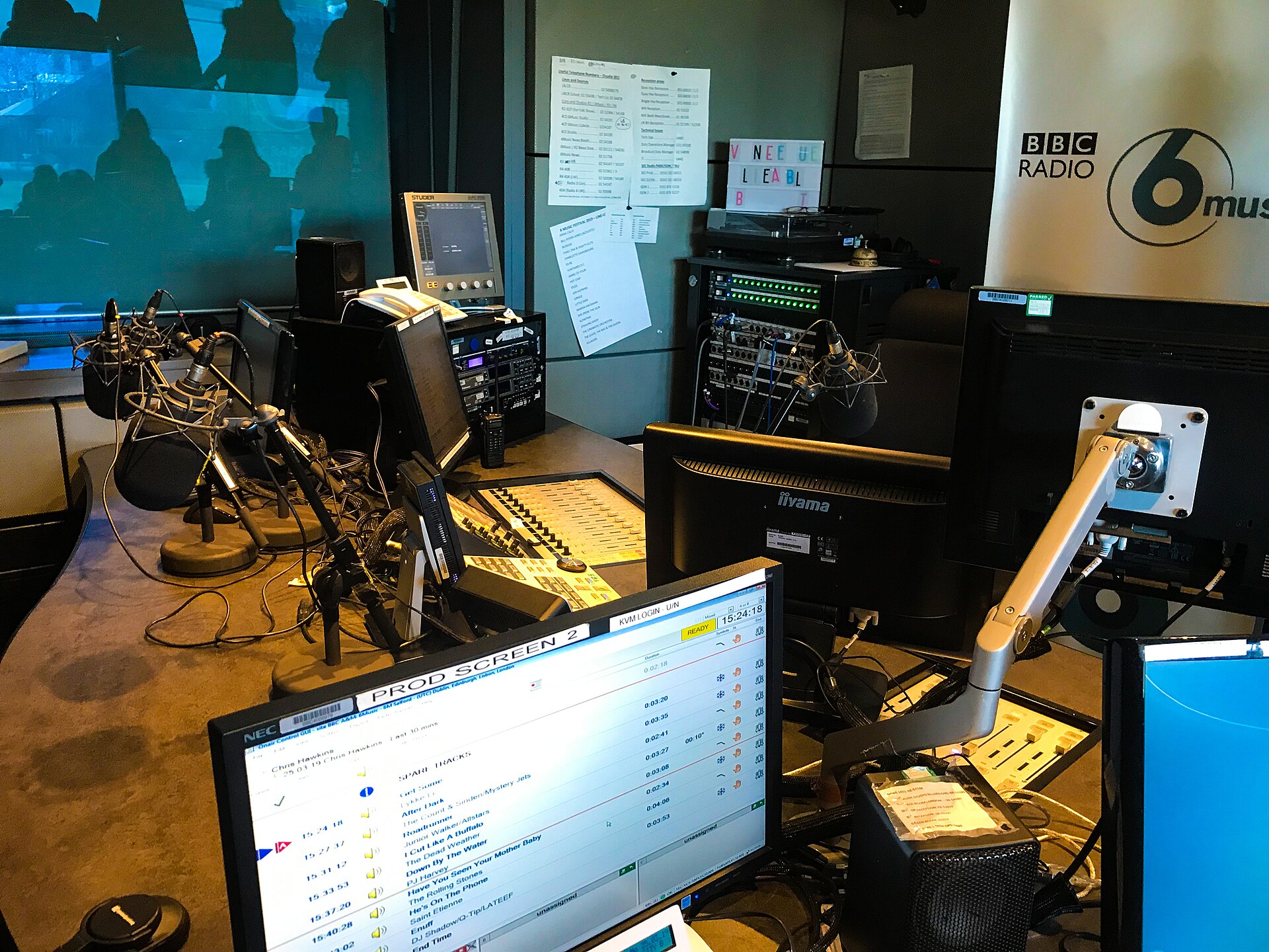 Imagem de referência de BBC Radio 6 Music, descrito nos dados abertos como estação de rádio britânica