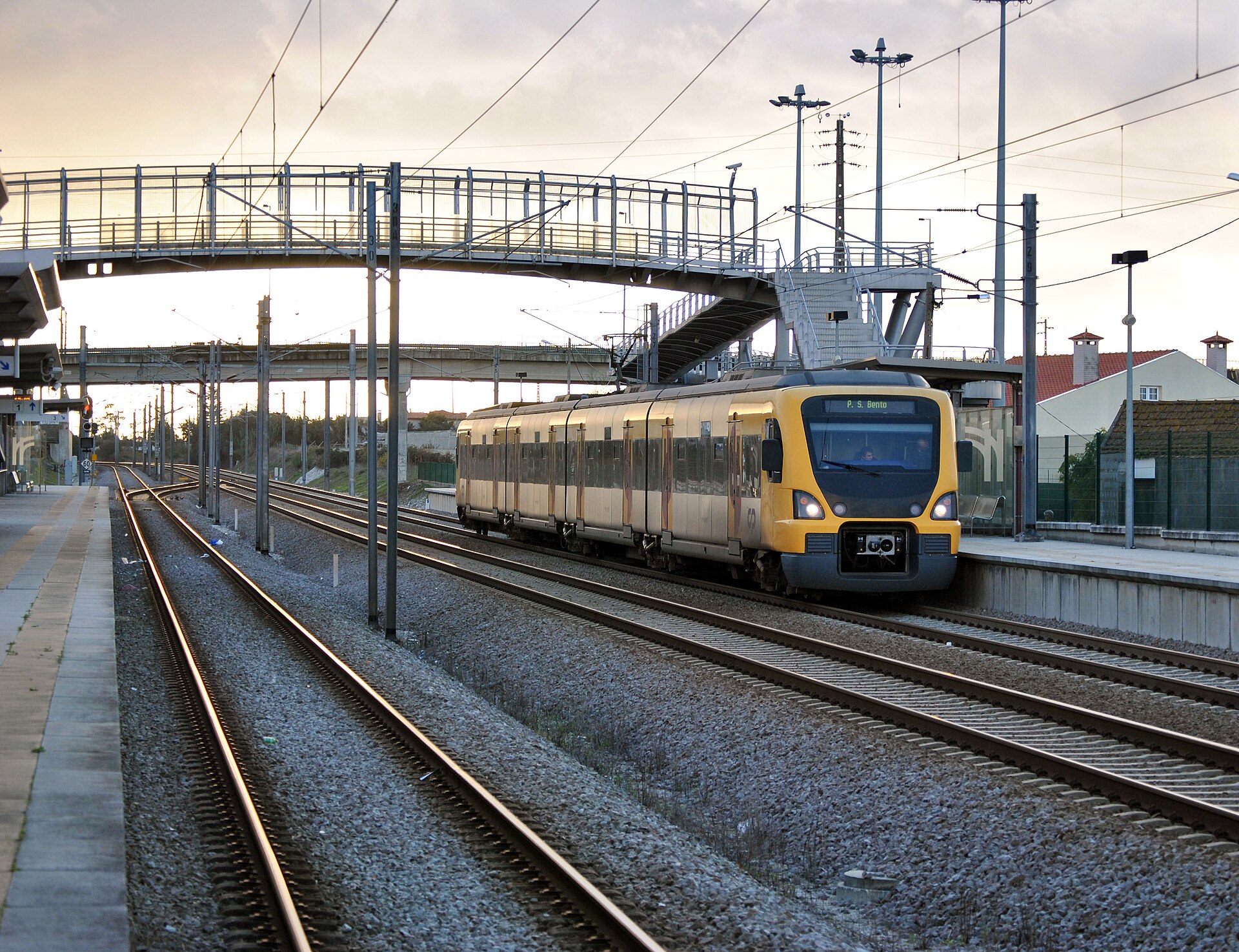 Imagem de referência de Estação Ferroviária de Cacia, descrito nos dados abertos como estação ferroviária em Portugal