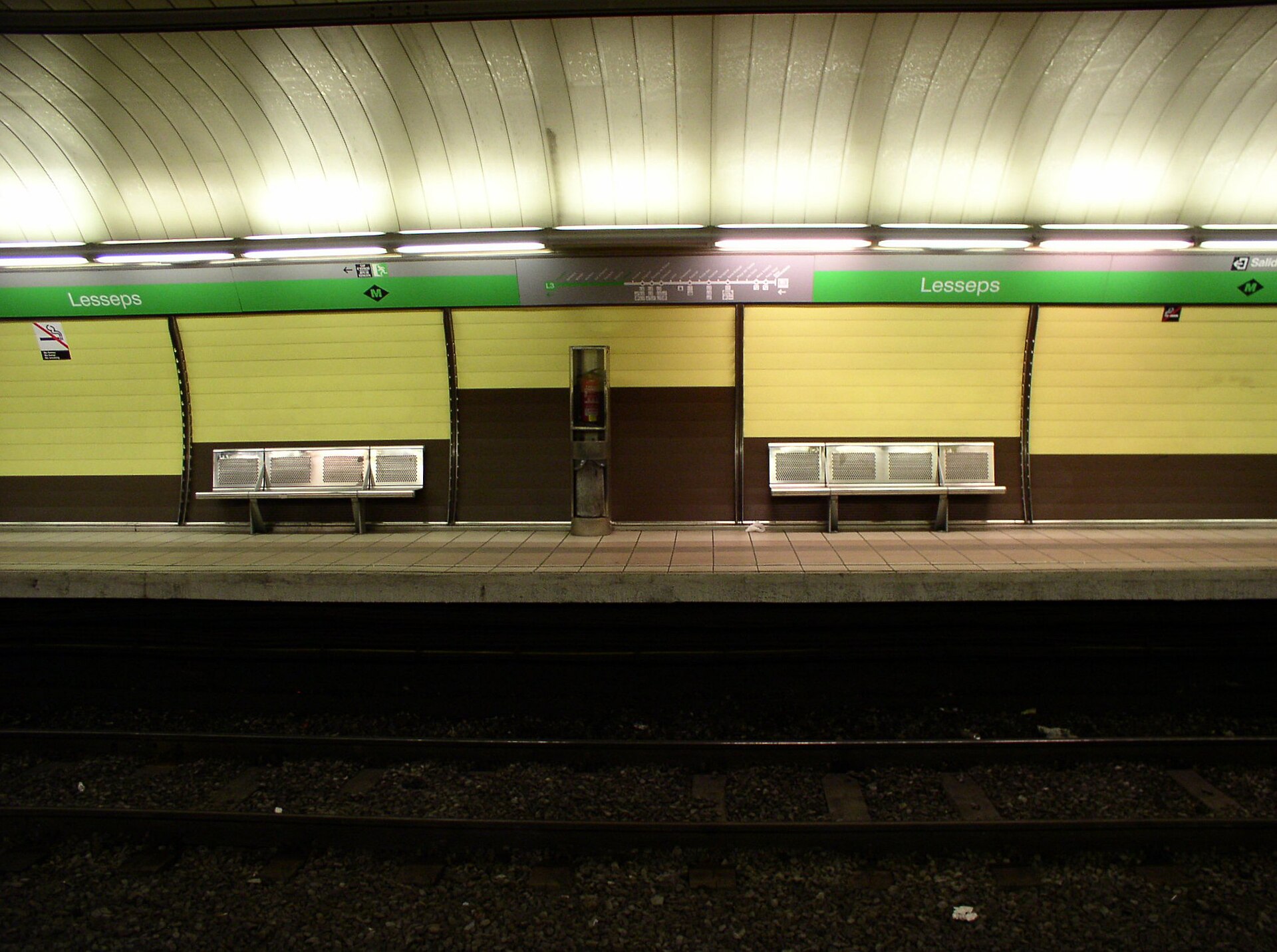 Imagem de referência de Estação Lesseps, descrito nos dados abertos como estação do metrô de Barcelona