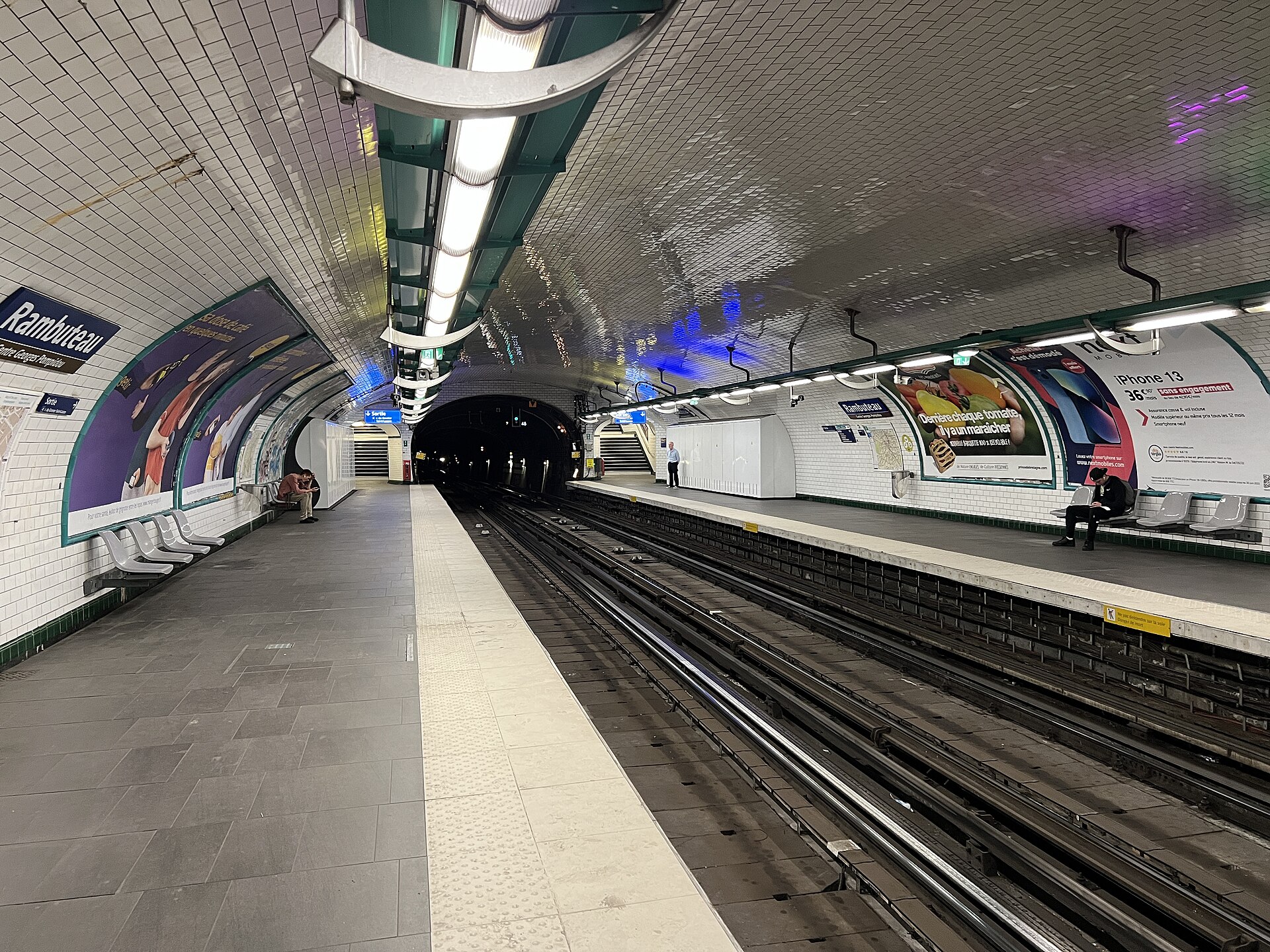 Imagem de referência de Rambuteau, descrito nos dados abertos como estação do Metropolitano de Paris