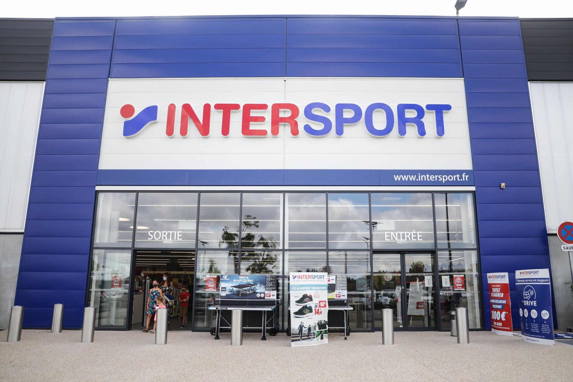 Imagem de referência de Intersport, descrito nos dados abertos como rede europeia de lojas de artigos esportivos