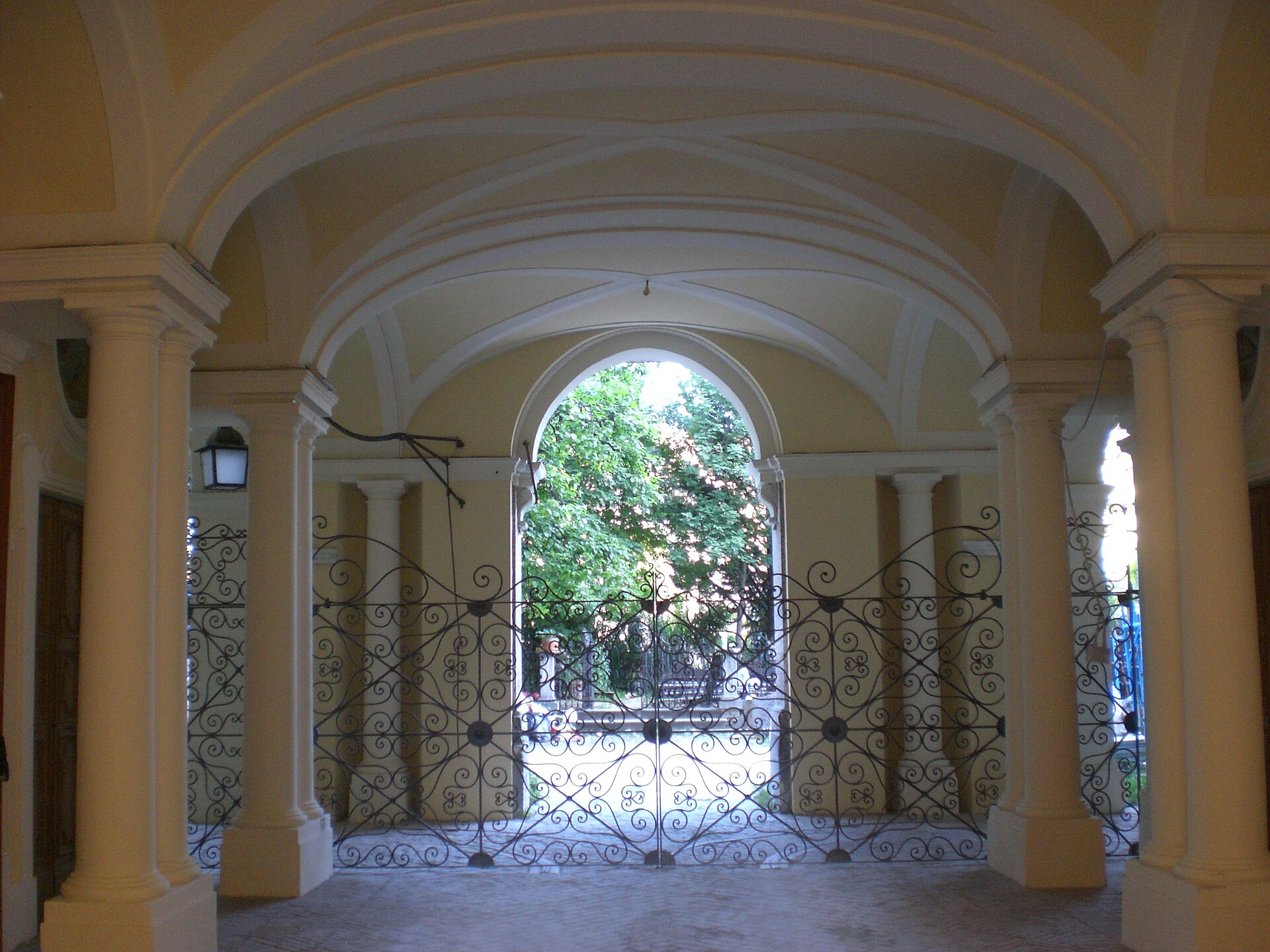 Imagem de referência de Pinacoteca Civica, descrito nos dados abertos como museu de arte em Jesi