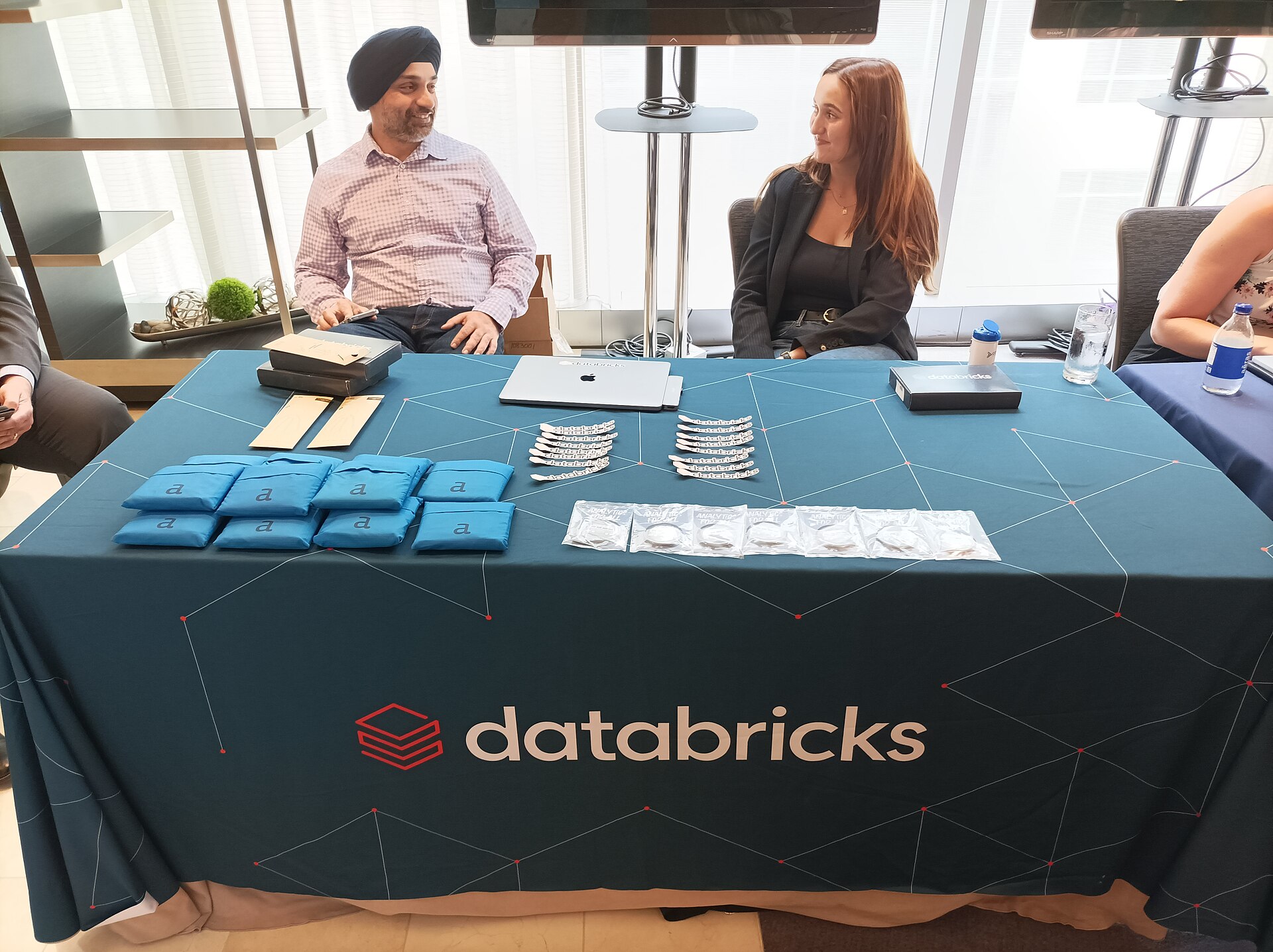 Imagem de referência relacionada a Databricks, item descrito como registro de referência sobre Databricks, organizado a partir de dados estruturados abertos