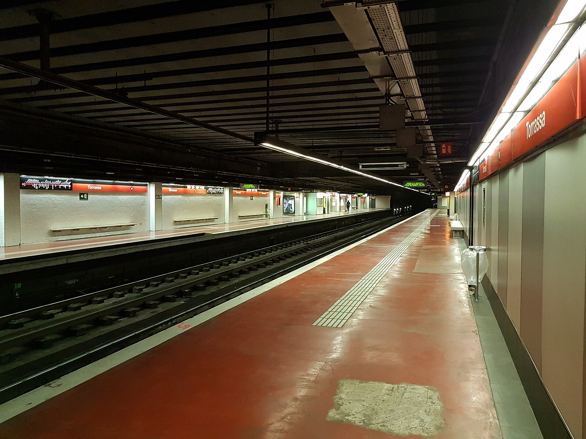 Imagem de referência de Estação Torrassa, descrito nos dados abertos como estação do metrô de Barcelona