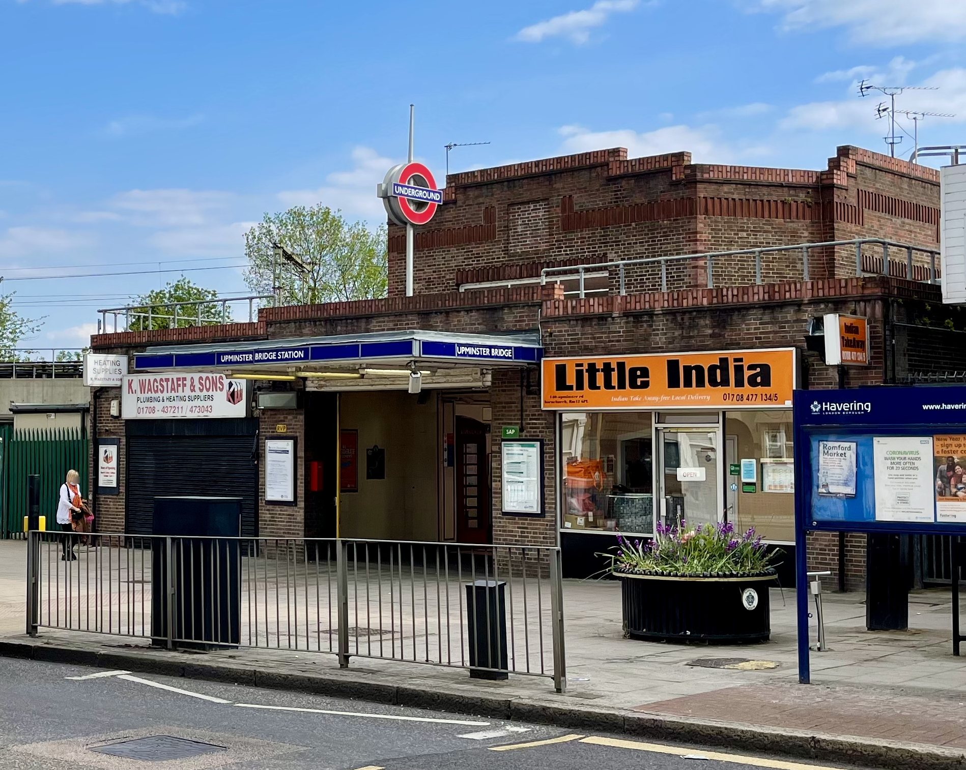 Imagem de referência de Upminster Bridge, descrito nos dados abertos como estação do metrô de Londres