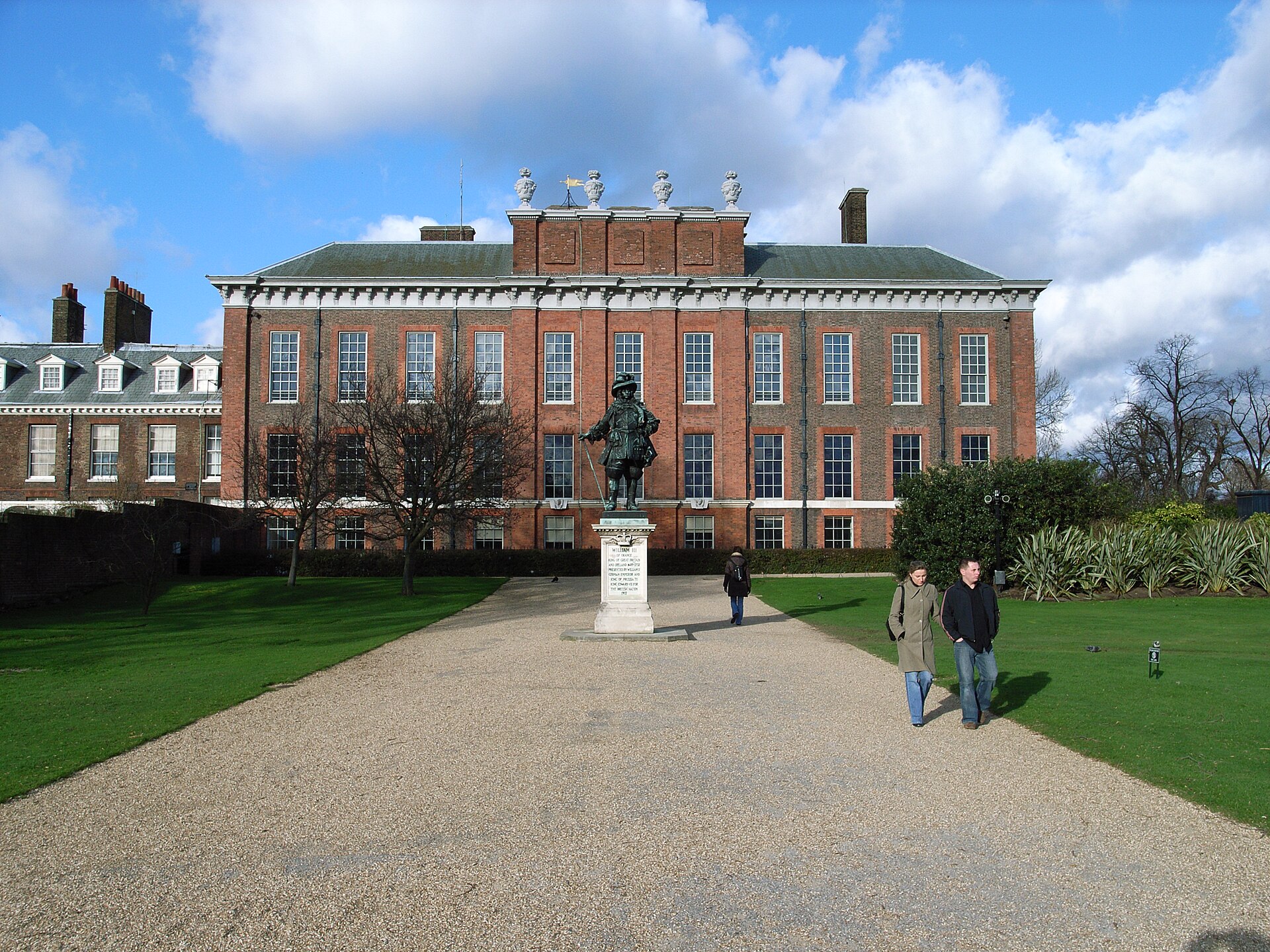 Imagem de referência de Palácio de Kensington, descrito nos dados abertos como residência oficial do Duque e da Duquesa de Cambridge