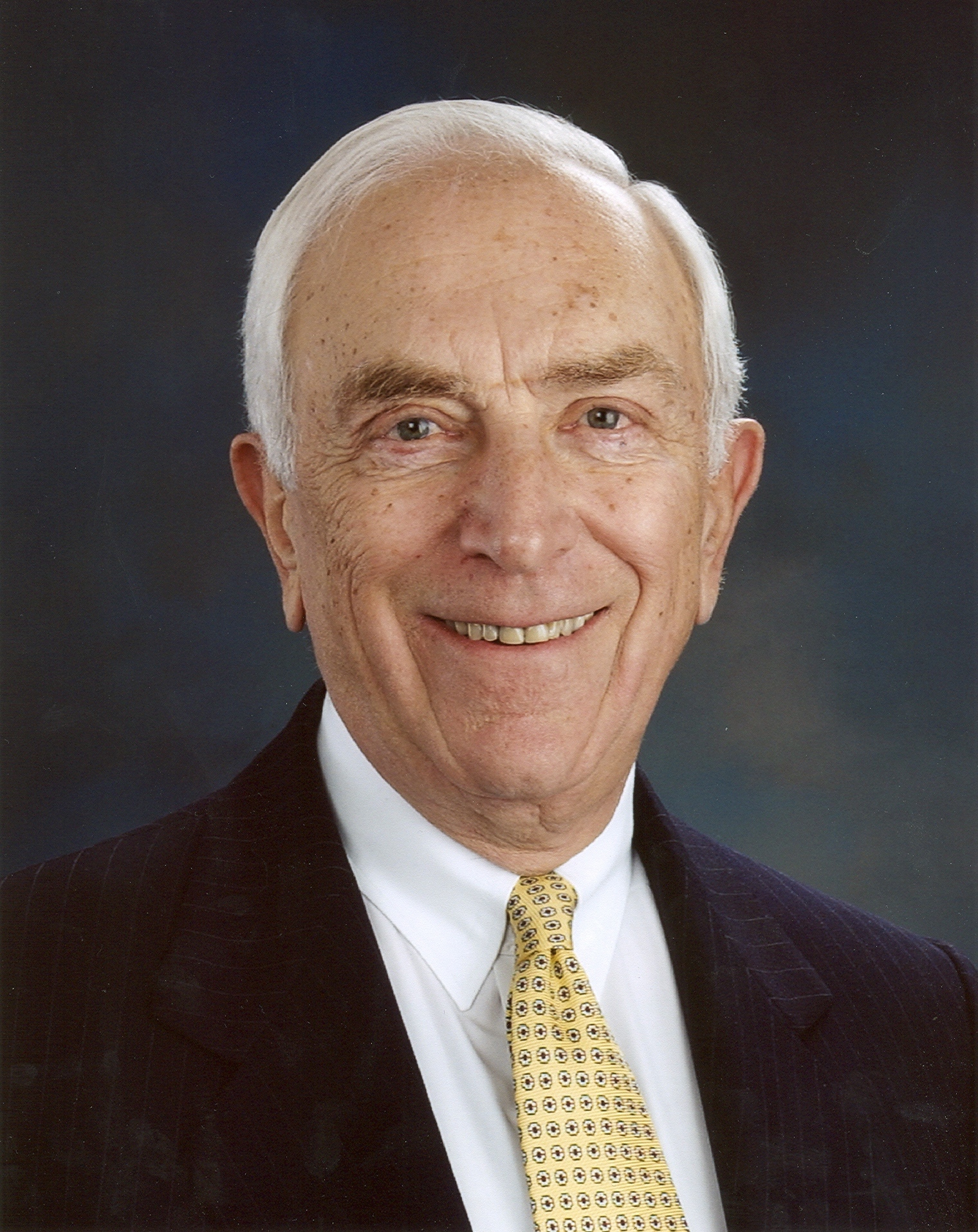 Imagem de referência de Frank Lautenberg, descrito nos dados abertos como advogado, Estados Unidos