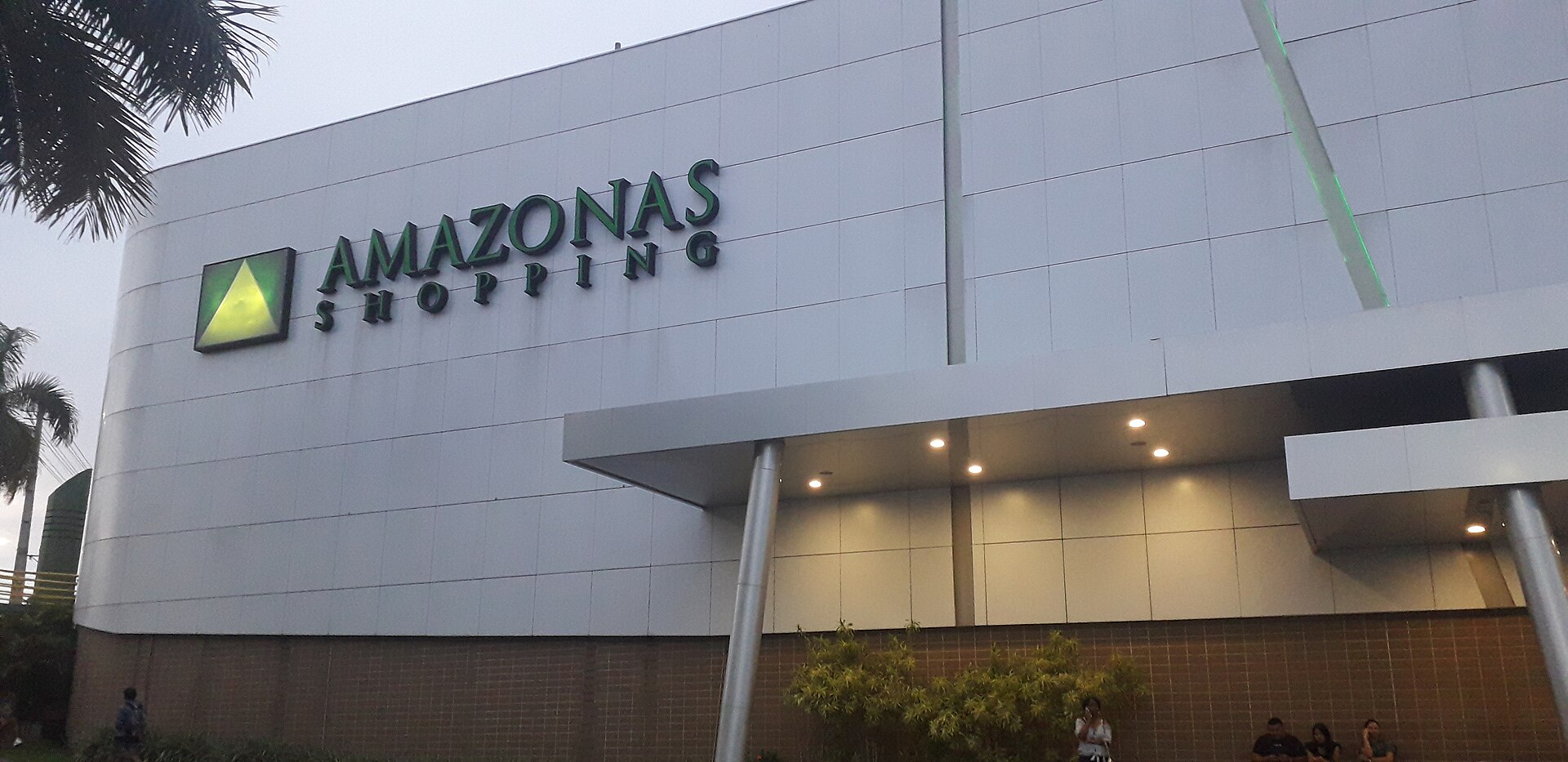 Imagem de referência de Amazonas Shopping, descrito nos dados abertos como complexo de compras na cidade de Manaus, Amazonas