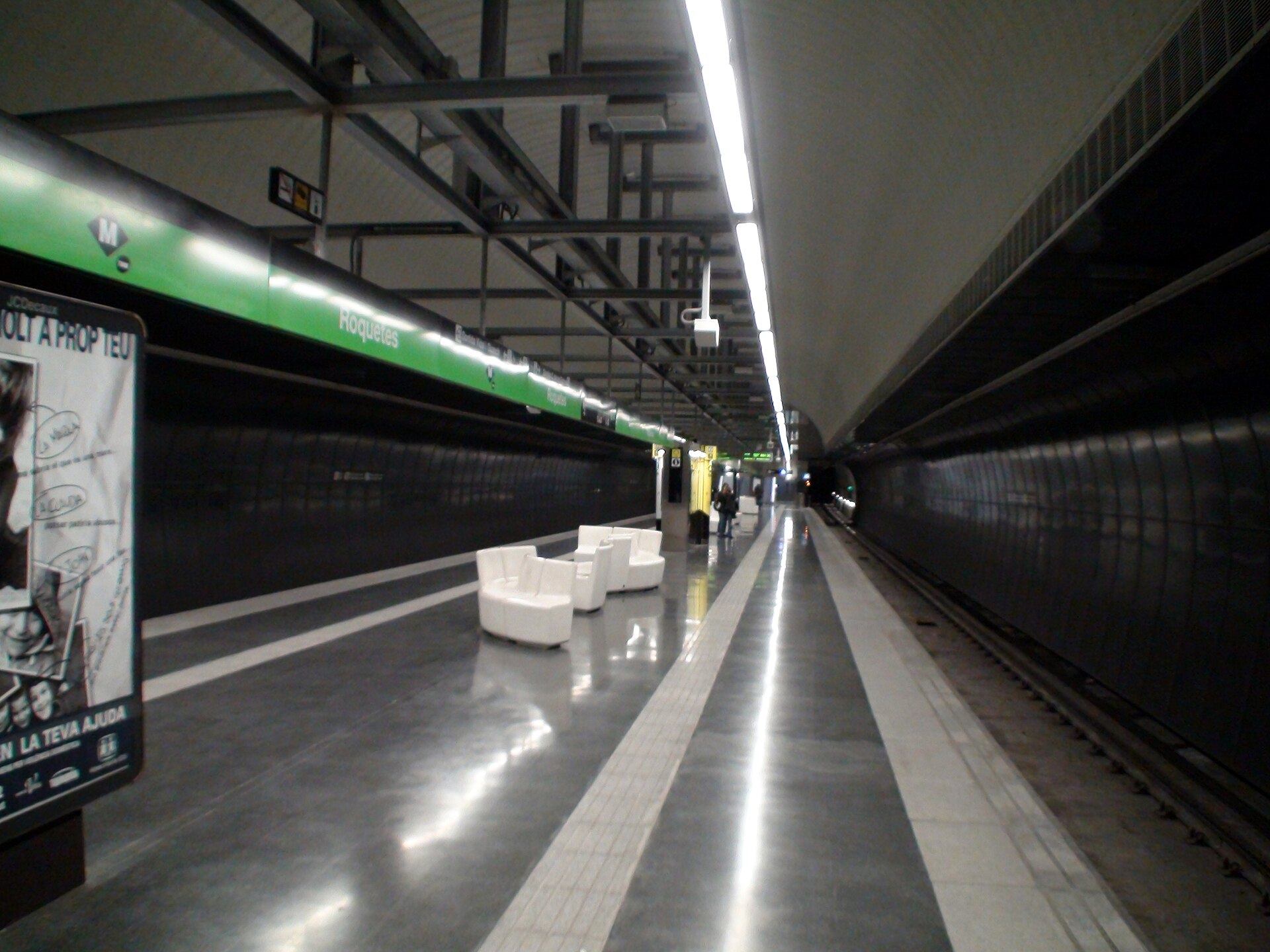 Imagem de referência de Estação Roquetes, descrito nos dados abertos como estação do metrô de Barcelona