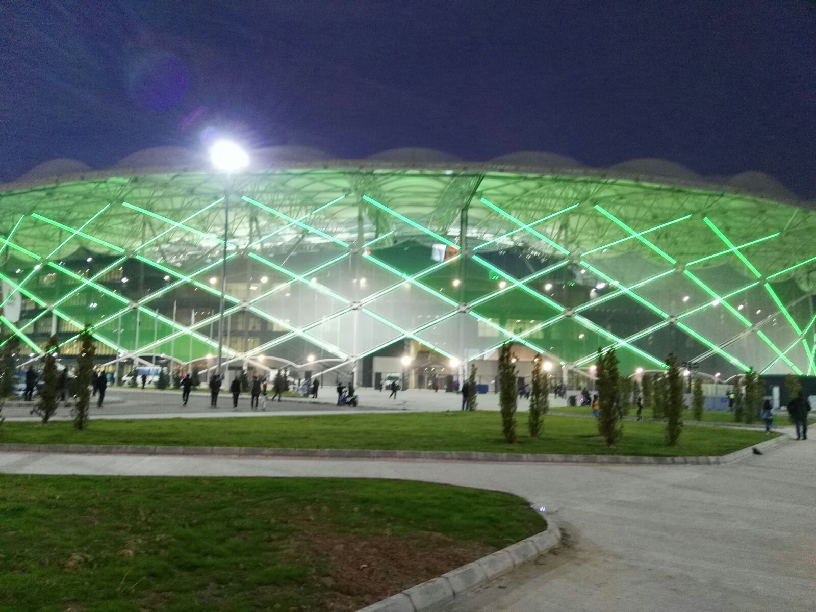 Imagem de referência de Novo Estádio Atatürk de Sacaria, descrito nos dados abertos como estádio de Futebol da Turquia