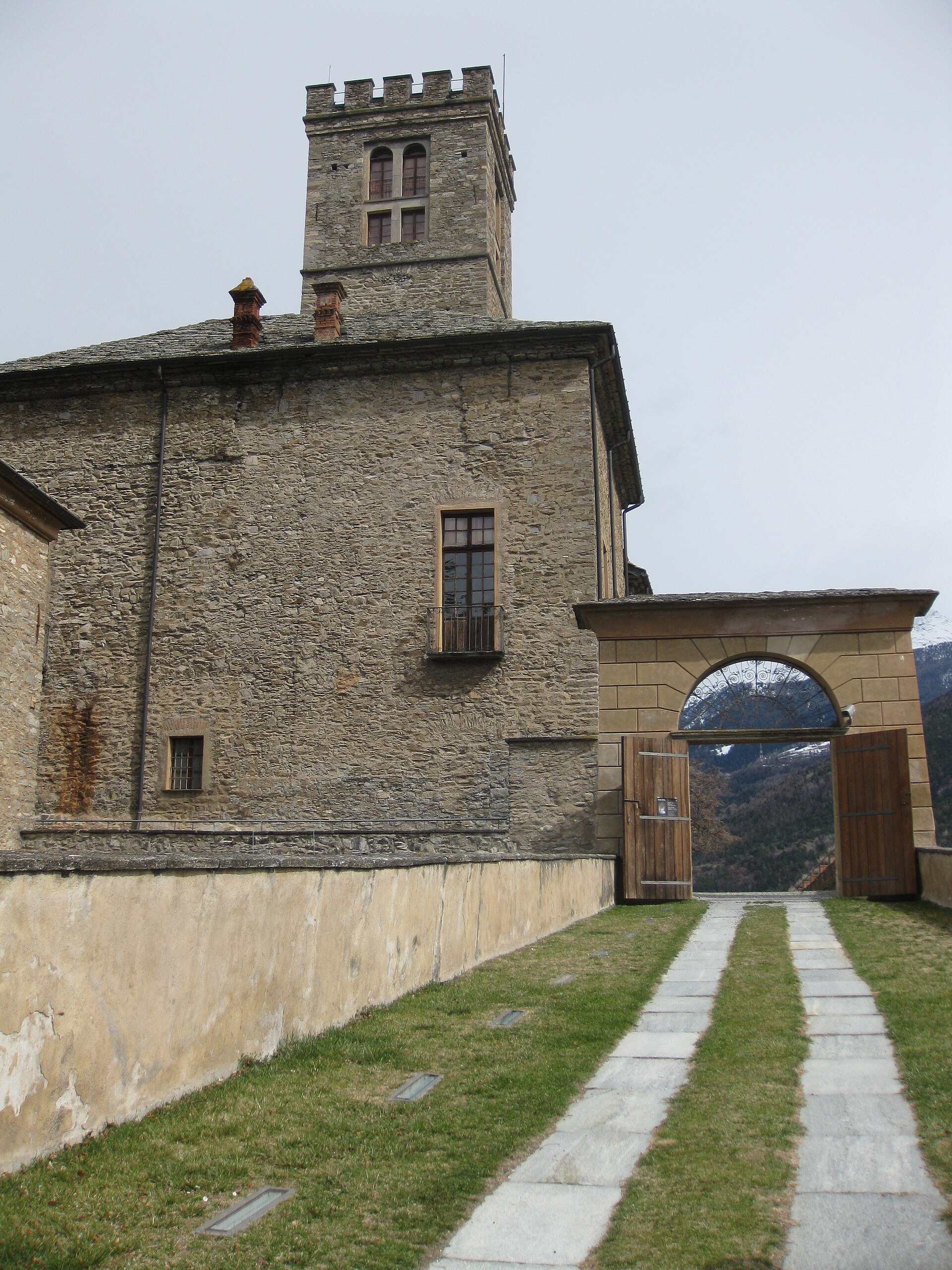 Imagem de referência de castelo de Sarre, descrito nos dados abertos como museu em Sarre, Itália