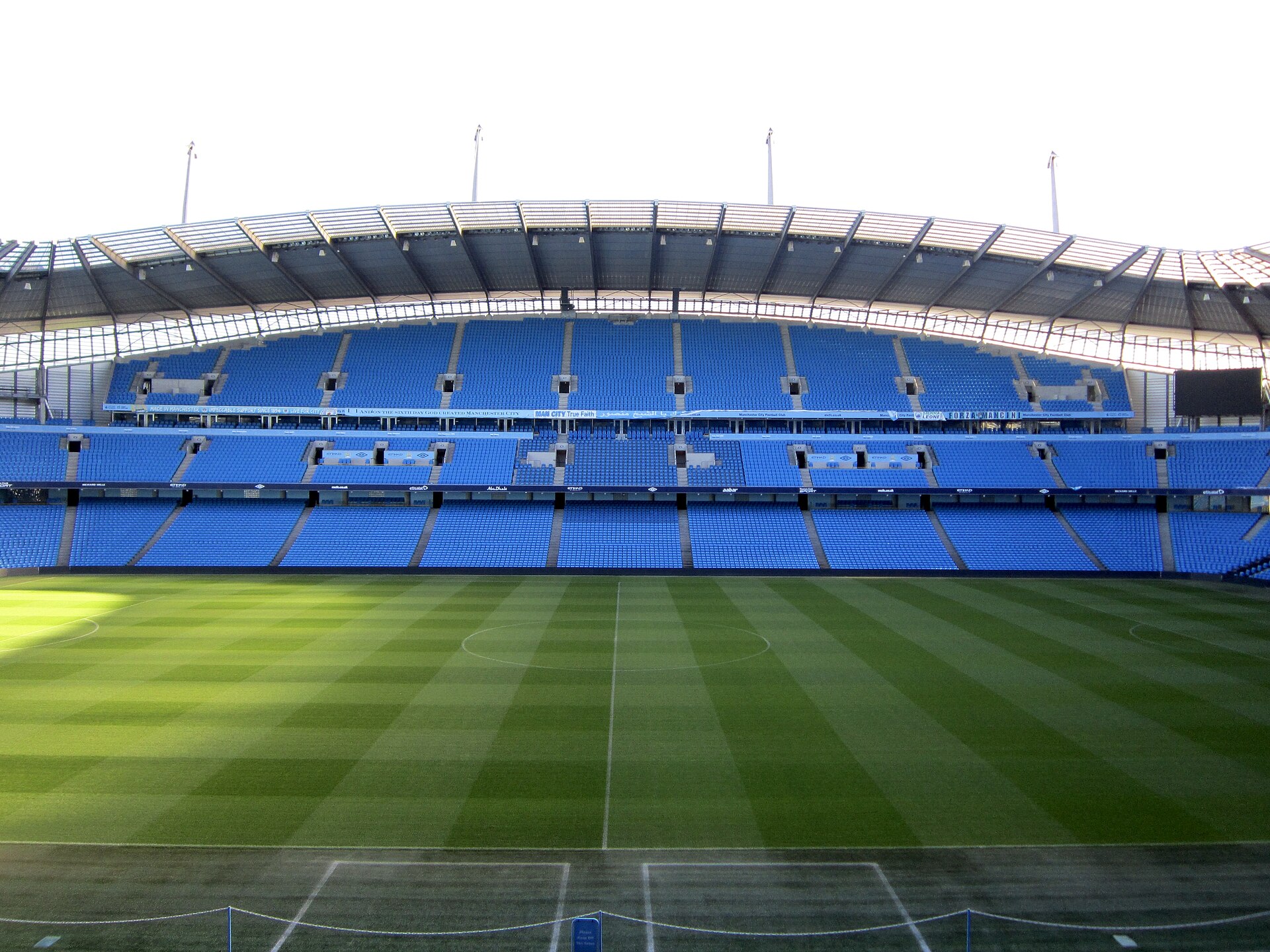 Imagem de referência de Manchester City Football Club, descrito nos dados abertos como clube de futebol inglês