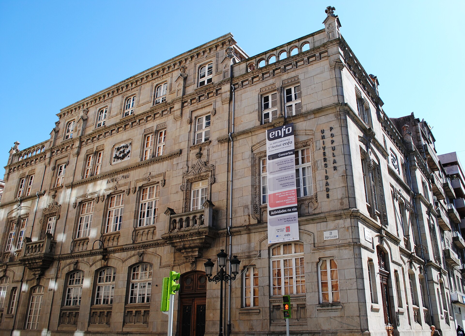 Imagem de referência de Escola de Artes e Ofícios de Vigo, descrito nos dados abertos como instituição de ensino em Vigo (Espanha)
