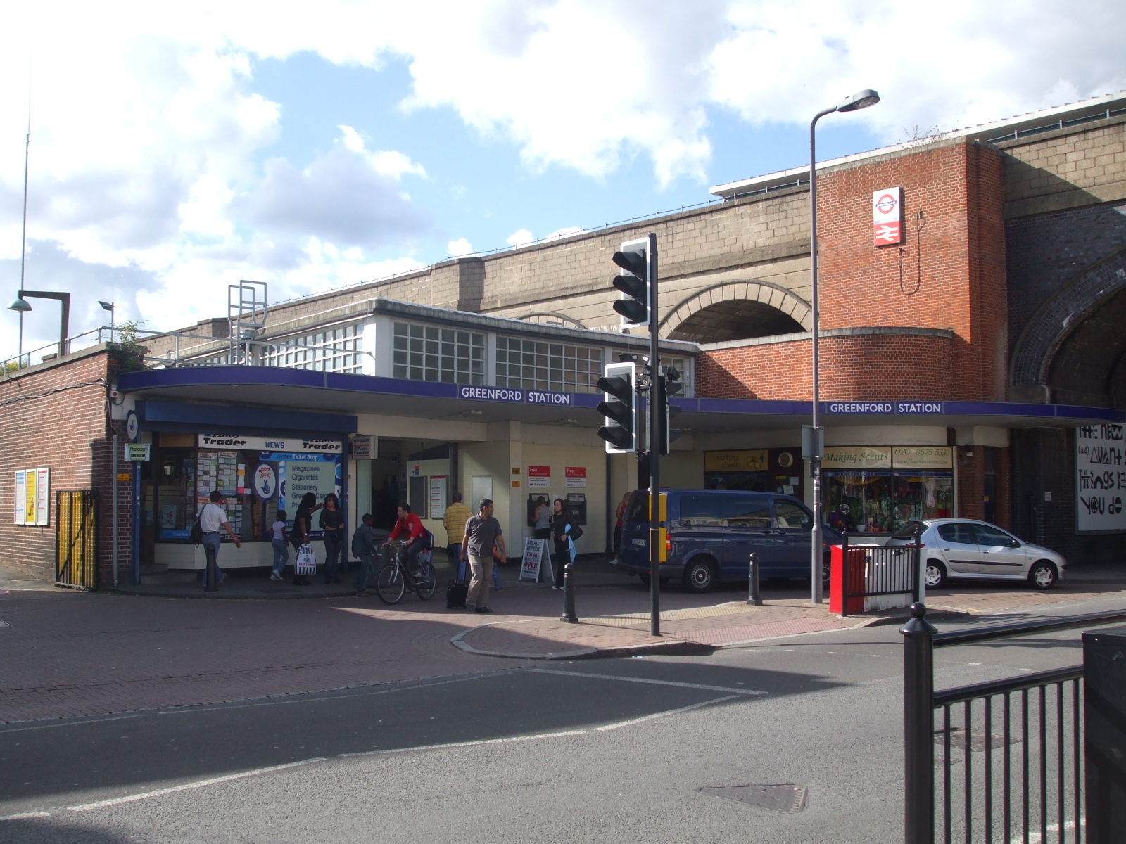 Imagem de referência de Greenford, descrito nos dados abertos como estação do metrô de Londres