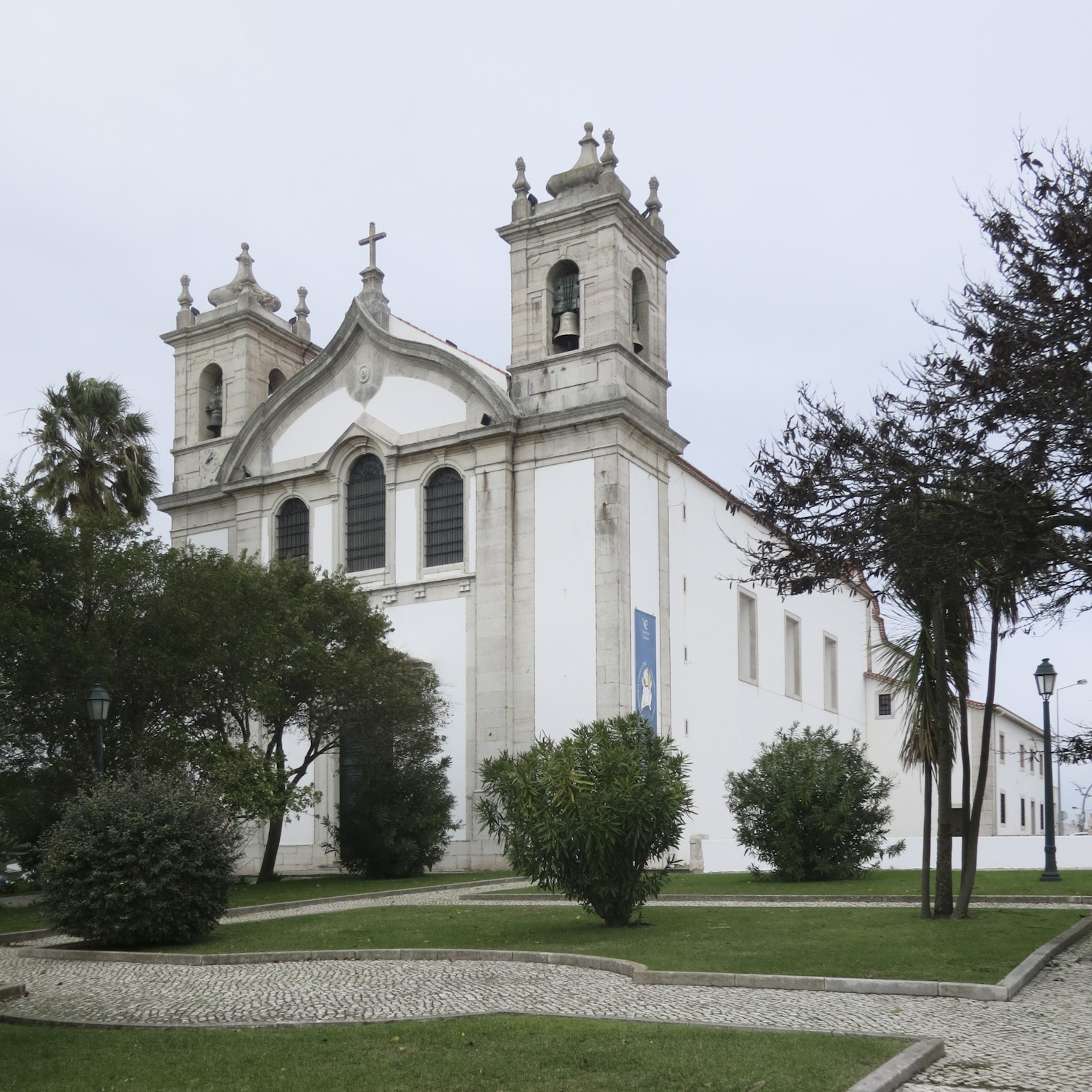 Imagem de referência de Igreja de São Domingos de Rana, descrito nos dados abertos como igreja em São Domingos de Rana