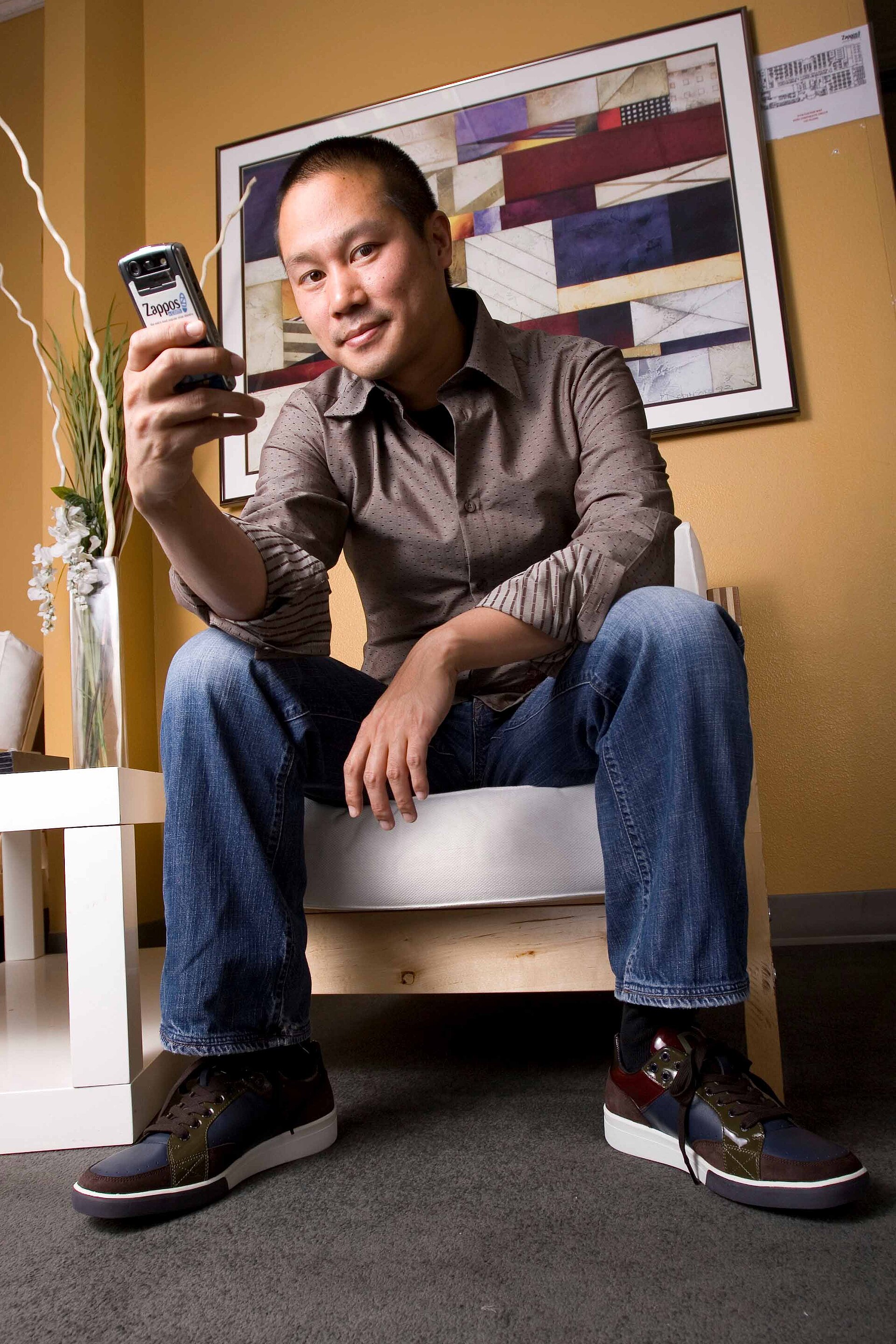 Imagem de referência relacionada a Tony Hsieh, item descrito como registro de referência sobre Tony Hsieh, organizado a partir de dados estruturados abertos