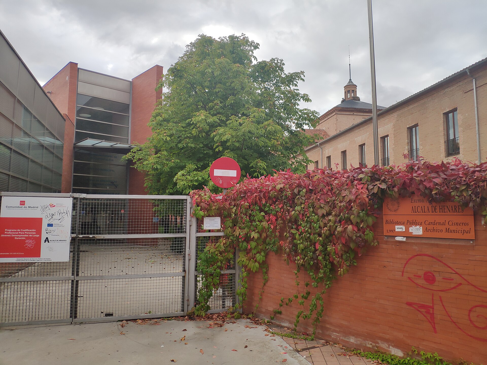 Imagem de referência de Biblioteca Pública Municipal - Cardenal Cisneros. Distrito I, descrito nos dados abertos como biblioteca na Espanha
