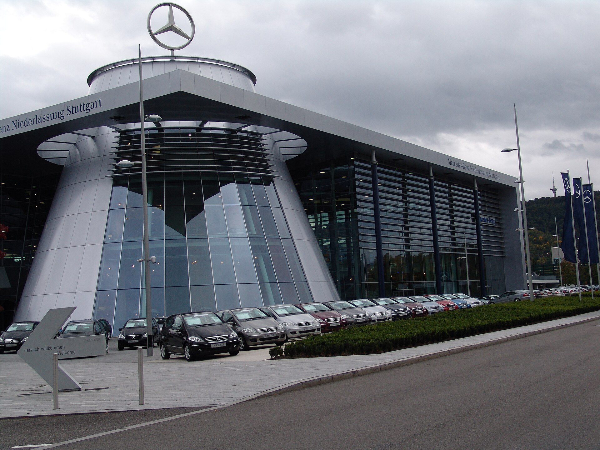 Imagem de referência relacionada a Mercedes-Benz, item descrito como registro de referência sobre Mercedes-Benz, organizado a partir de dados estruturados abertos