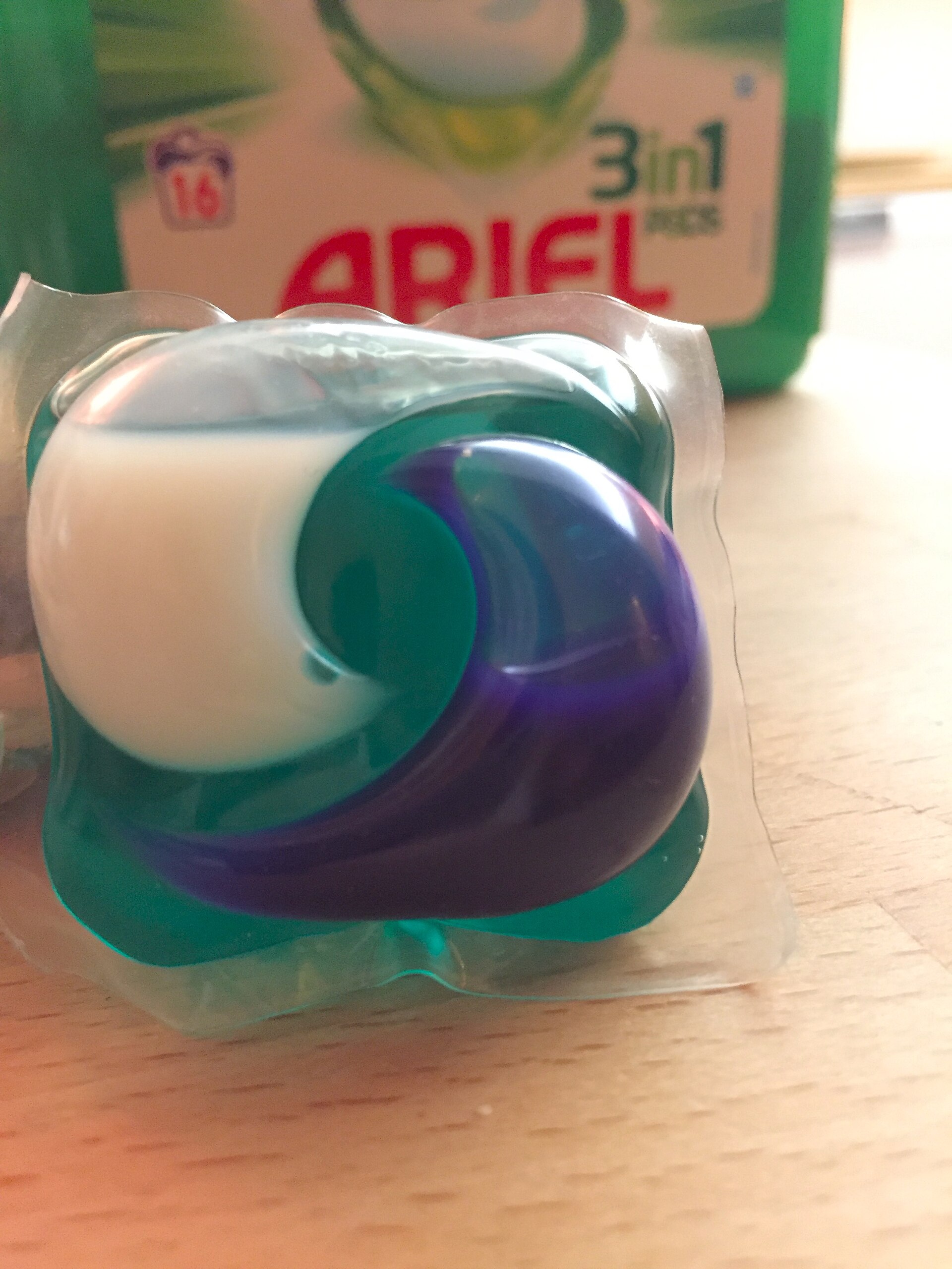 Imagem de referência relacionada a Ariel, item descrito como marca de sabão para lavar roupas