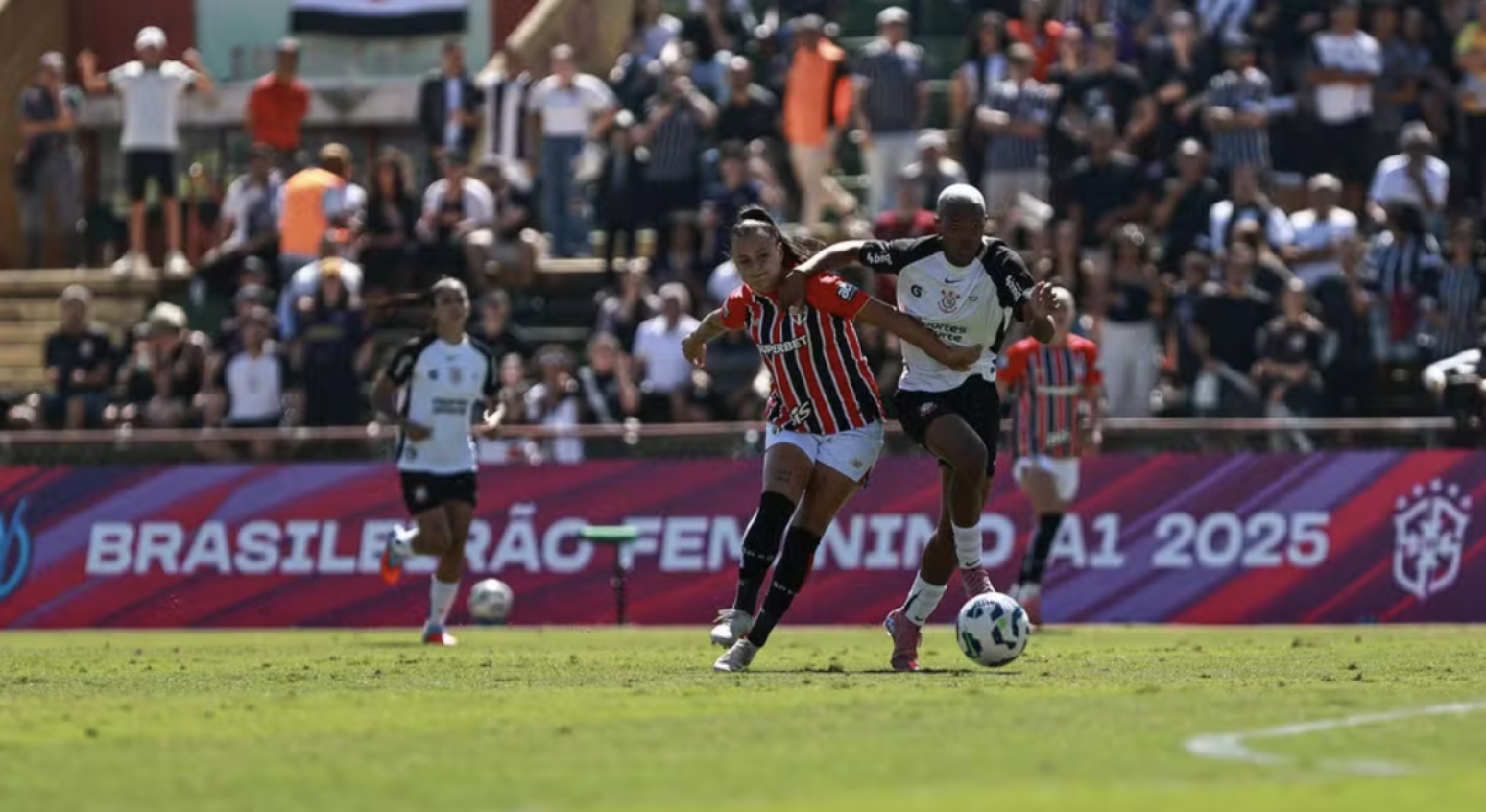 Corinthians x S&atilde;o Paulo - volta da semi do Brasileiro Feminino 2025