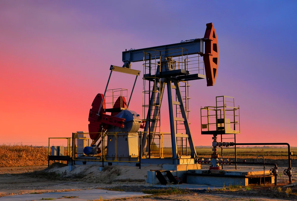 Os preços do petróleo sobem na segunda sessão consecutiva devido às preocupações contínuas sobre o fornecimento no Oriente Médio