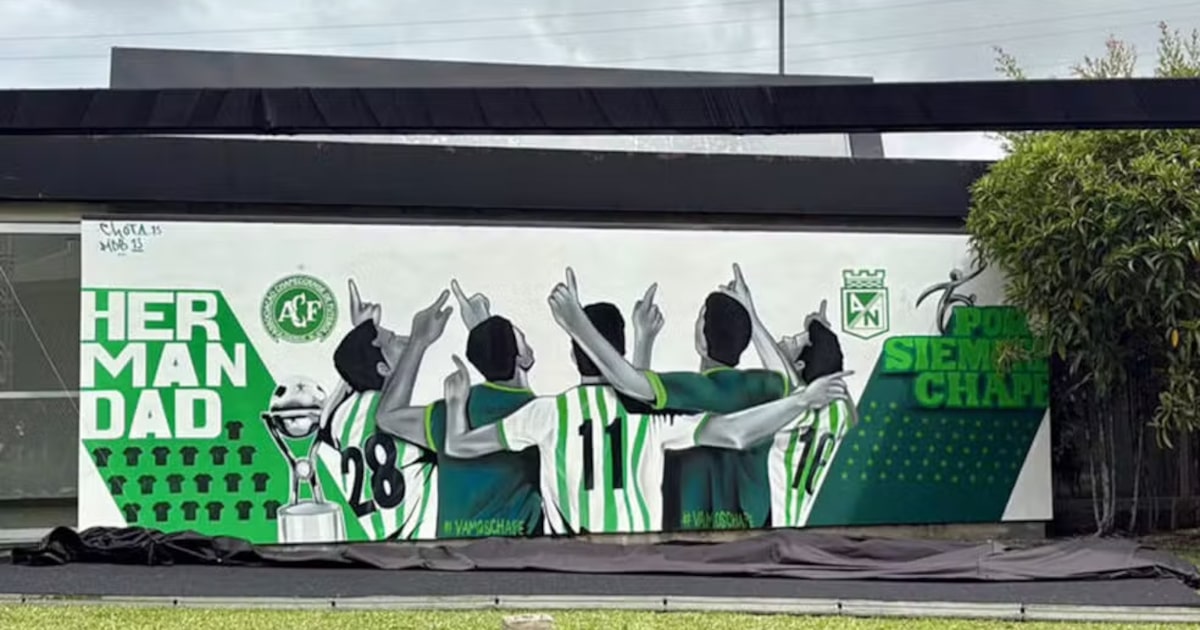 Chapecoense volta à Colômbia e recebe homenagens do Atlético Nacional dez anos após tragédia