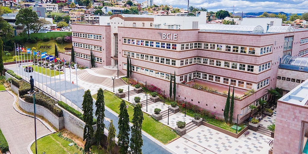 O BCIE abre 70% de seus dados públicos na América Central sobre operações, contratos e desembolsos