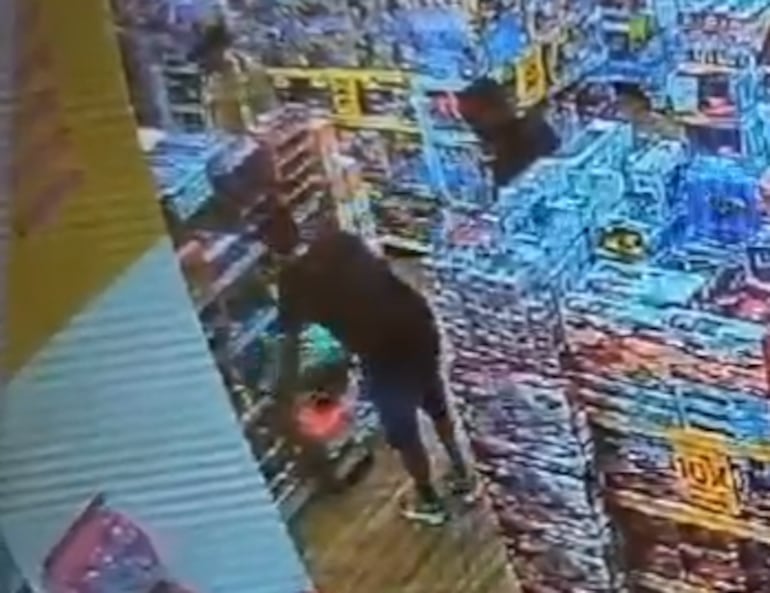 Homem é preso e jovem é apreendido após furto de brinquedos em shopping de Niterói (RJ)