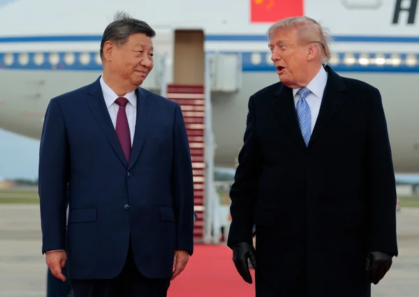 Trump diz que China quer frear avanço dos EUA em inteligência artificial - destaque galeria