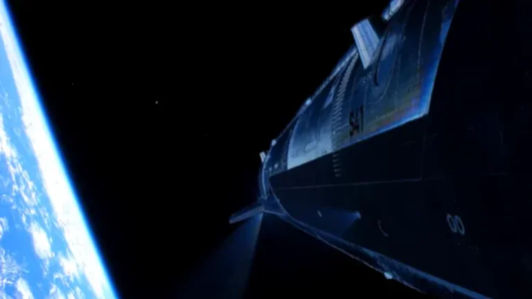 Histórico! Foguete Starship supera falha em motor e alcança órbita da Terra pela 1ª vez