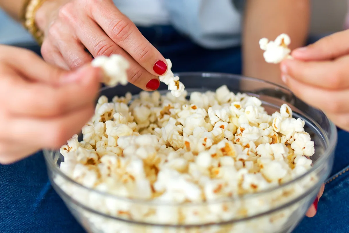 Imagem da matéria: Receita saudável de pipoca que garante benefícios ao coração e ao intestino