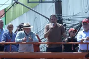 Fernando Haddad (PT) em ato com o Presidente Lula em São Miguel Paulista, na zona leste de São Paulo, neste sábado (26/9)