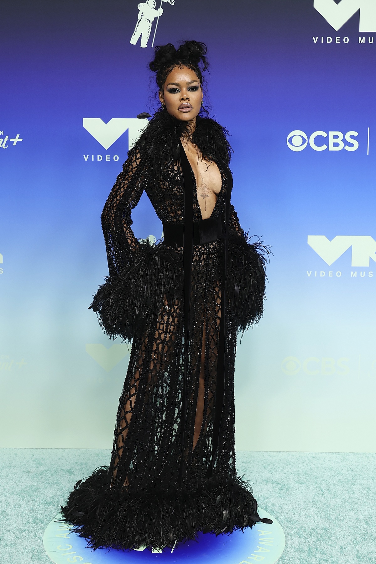 VMA 2026: All black e brilhos dominam os visuais no tapete vermelho