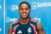 Endrick minimiza pressão no futebol: “Difícil é acordar às 5h da manhã”