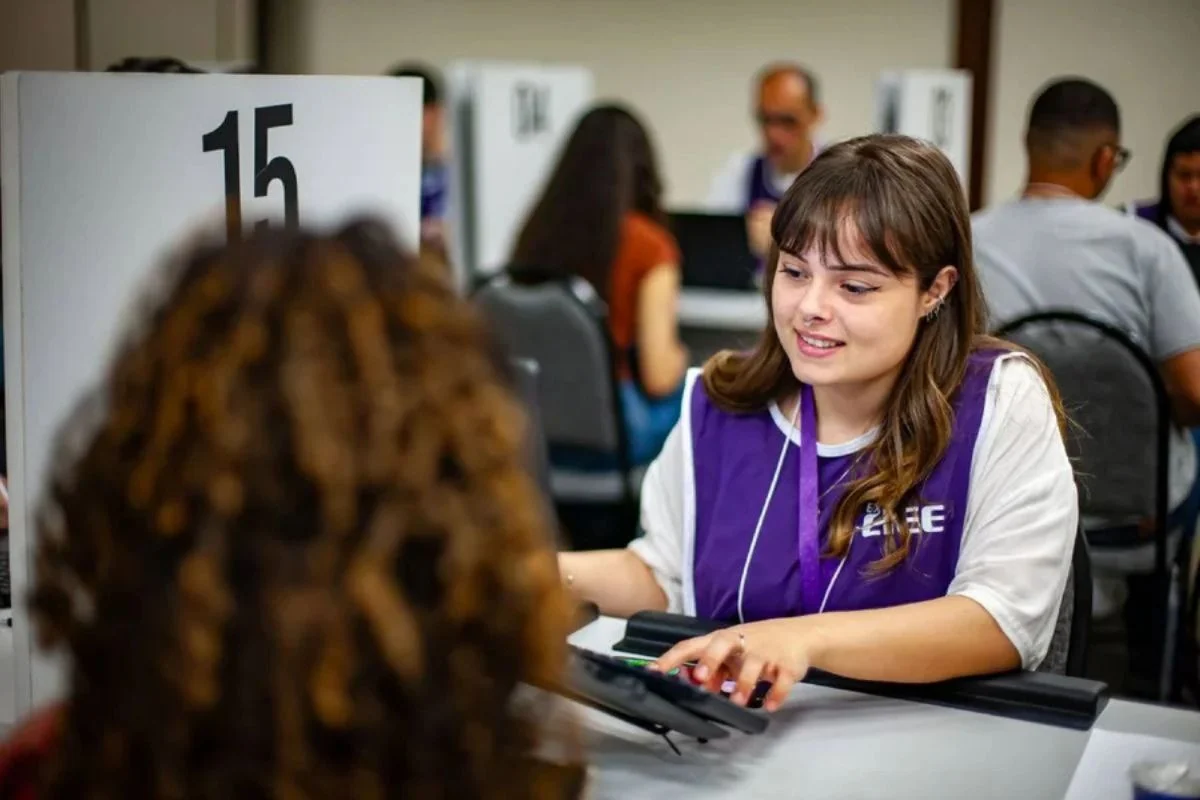 Mais de 14 mil vagas de estágio e jovem aprendiz estão disponíveis no BR. Oportunidades abrangem áreas, cidades e níveis de ensino diversos - Metrópoles