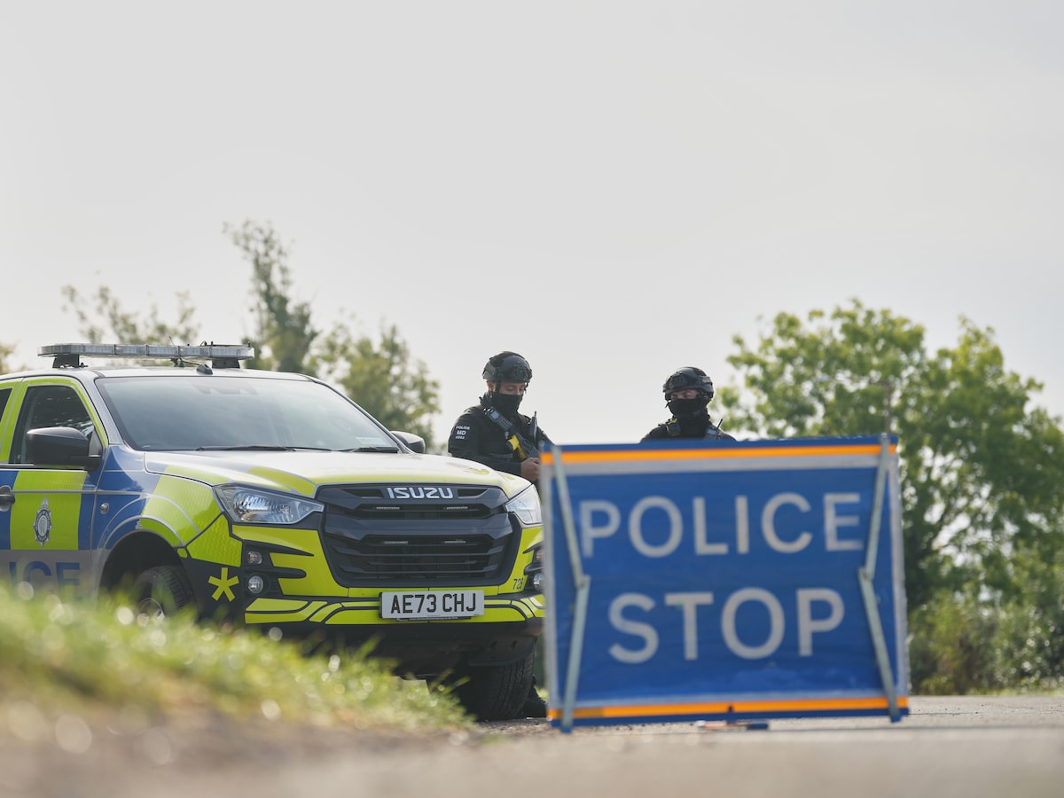 Suspeitos de planejar atentado contra base britânica usada pelos EUA são soltos sob fiança