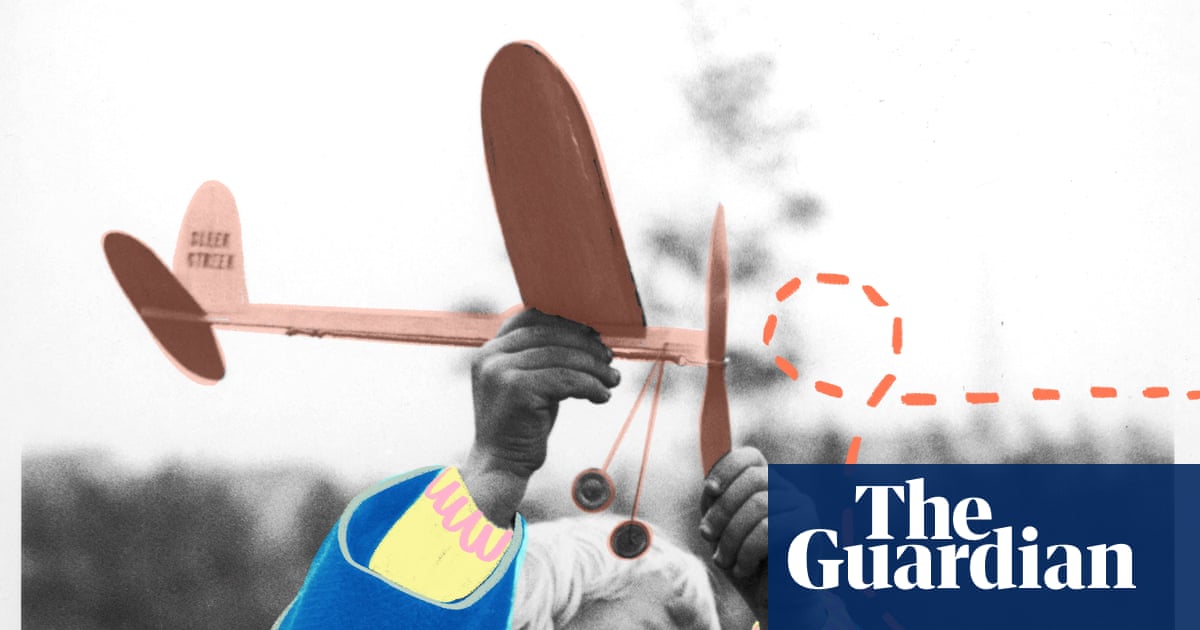 A bondade de estranhos: dois pilotos de helicóptero voaram baixo para acenar para meu filho de três anos – ele estava sem si de alegria
