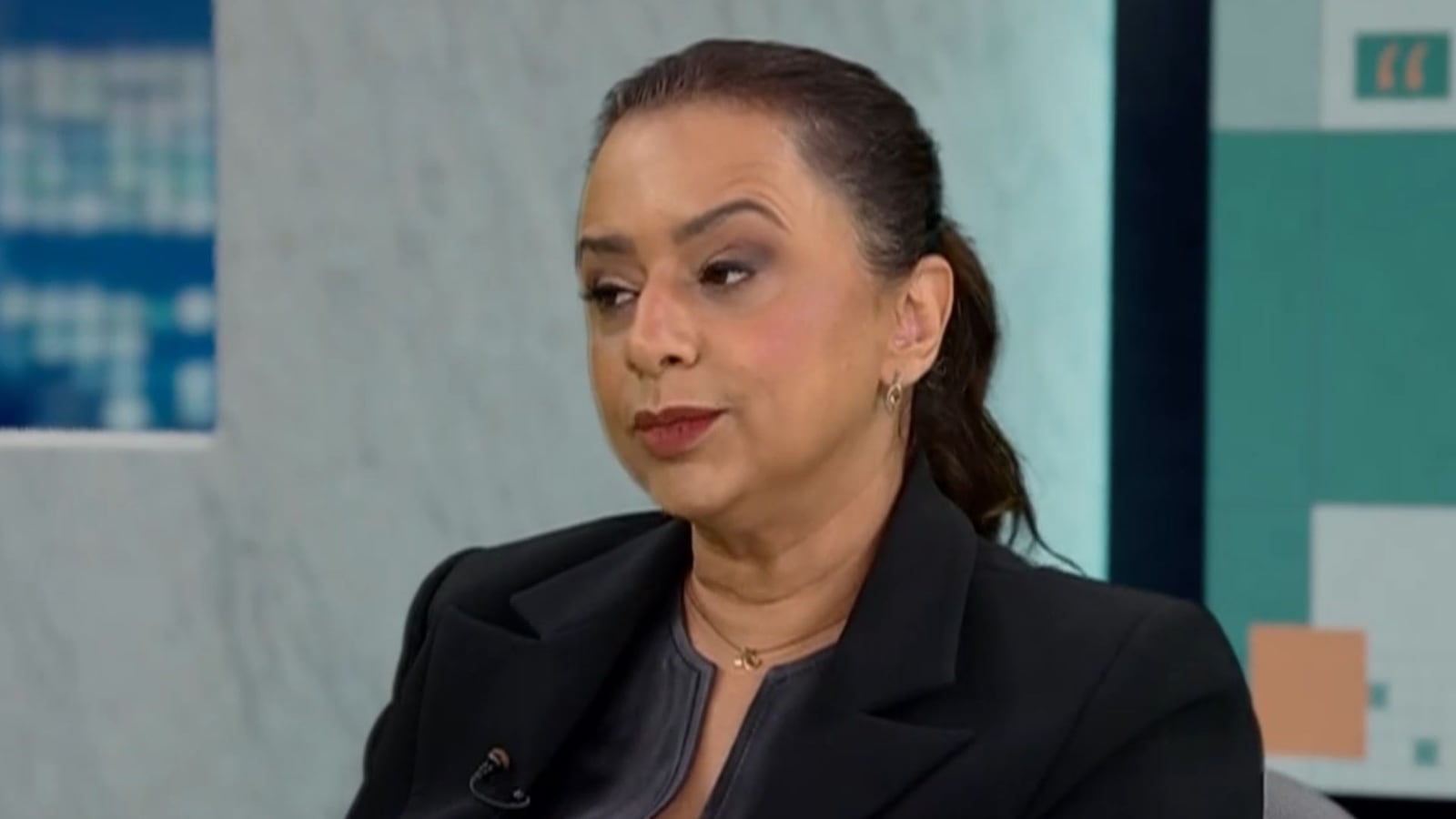 Danielle precisou se jogar no mundo desconhecido do digital Reprodução/Record News