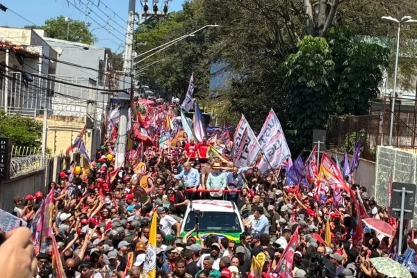 “Não existe eleição ganha”, diz Tebet ao lado de Lula durante ato em SP - destaque galeria
