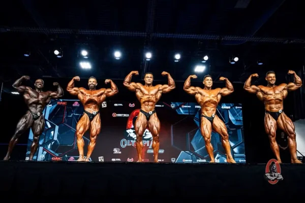 Ramon Dino decepciona na defesa de título e fica em 3º lugar no Mr. Olympia - destaque galeria