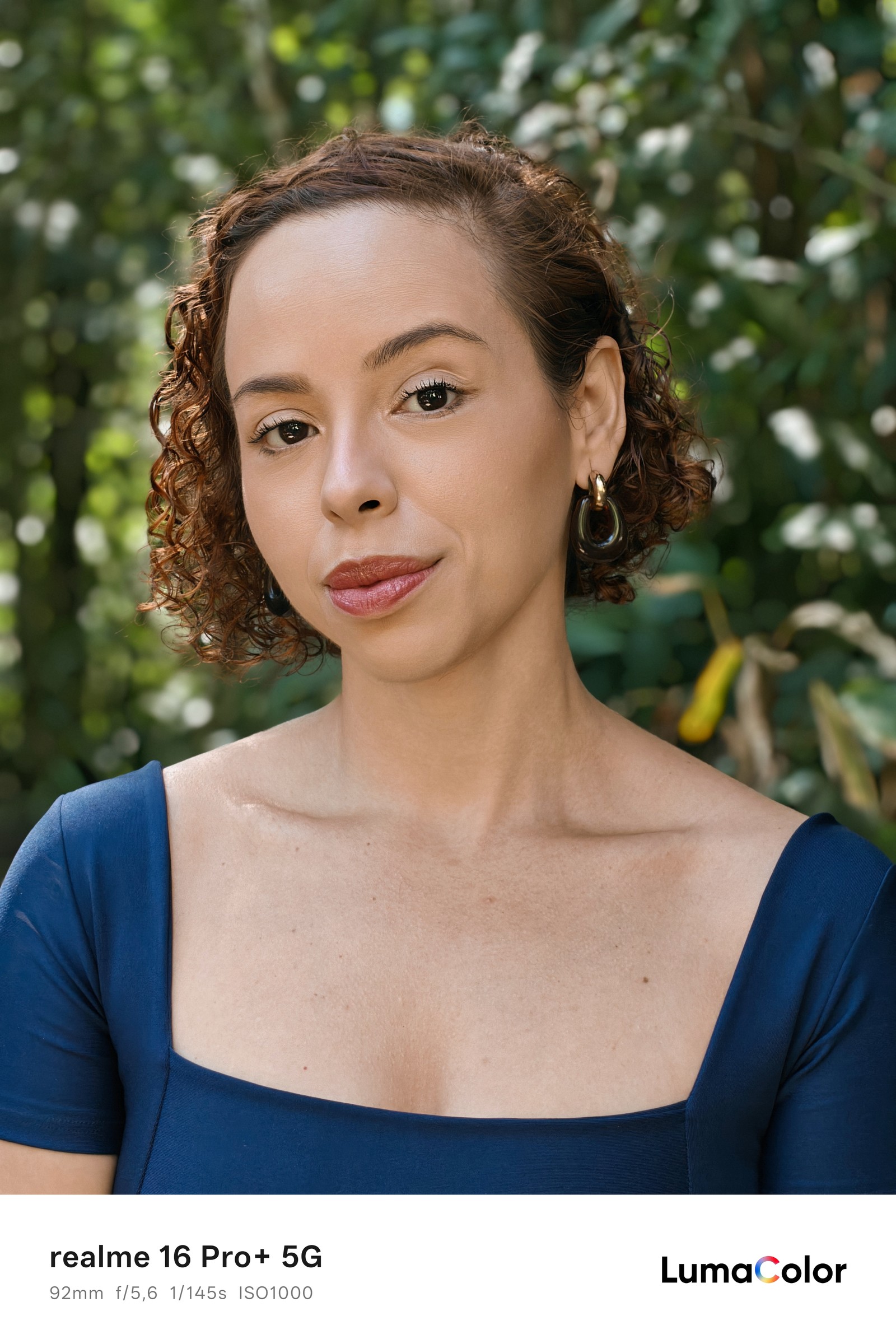 Ana Letícia séria; foto tirada com modo retrato do realme 16 Pro+ — Foto: Ana Letícia Loubak/TechTudo