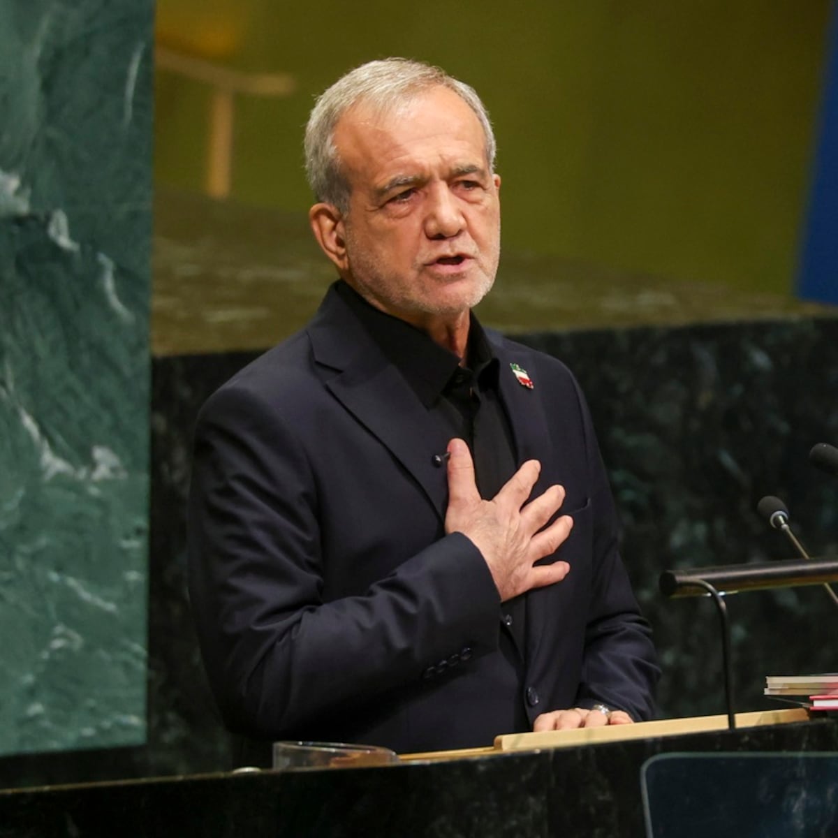 É os Estados Unidos quem "deve decidir" se quer terminar a guerra, diz o presidente do Irã