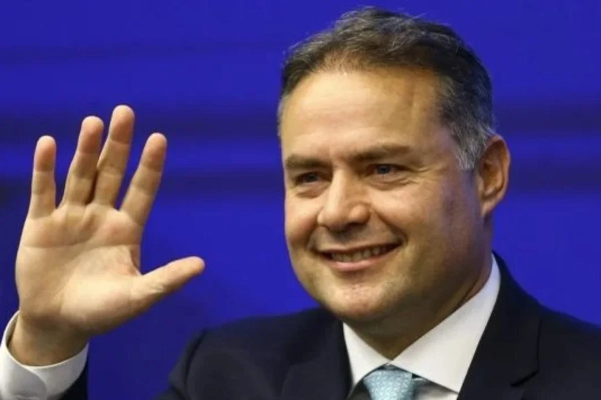 Justiça Eleitoral suspende Instagram de Renan Filho por 24 horas