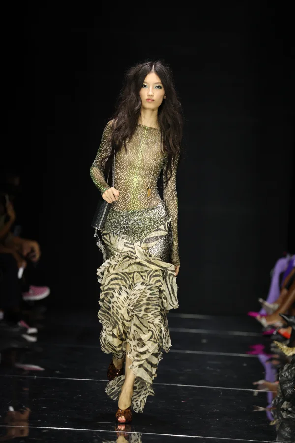 Animal print, grunge e all black ganham destaque na Semana de Moda de Milão