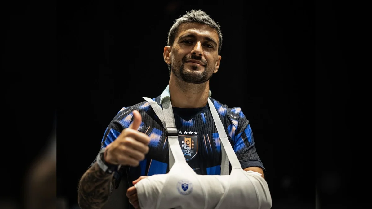 Seleção uruguaia presta apoio a Arrascaeta após lesão: "Voltará"