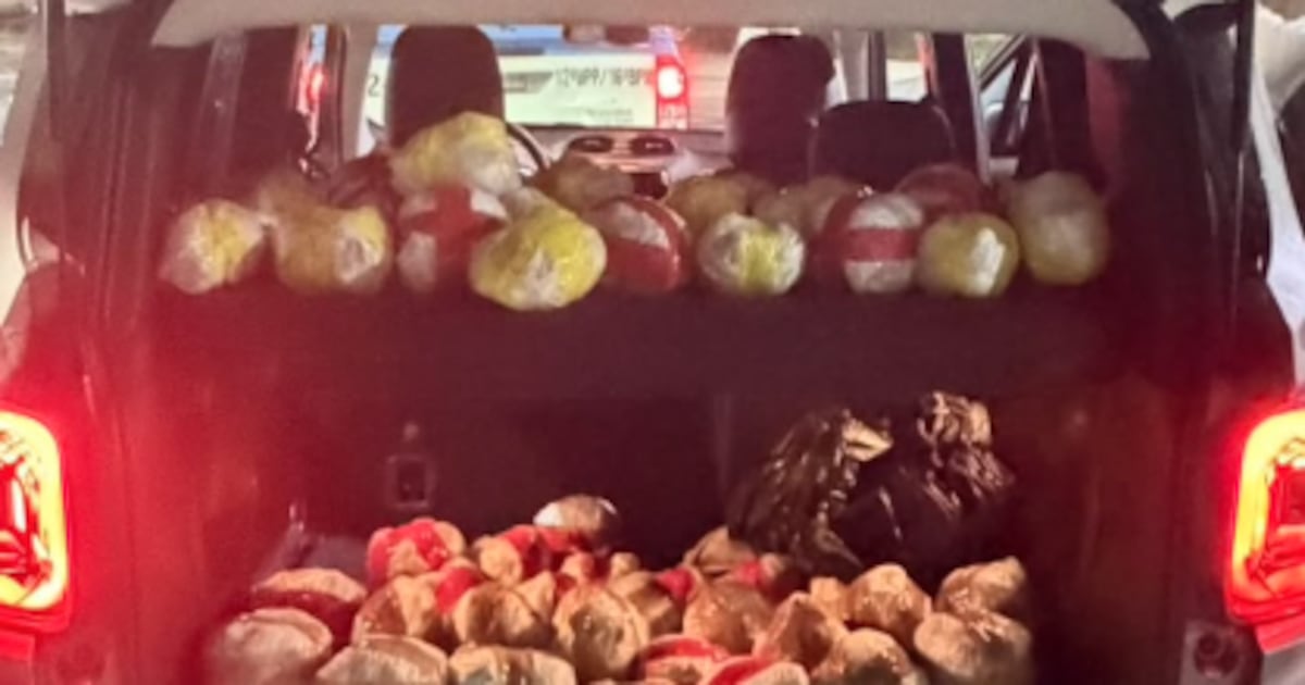 Homem é preso no Rio com 5,4 mil pinos de cocaína que seriam levados para Petrópolis (RJ)