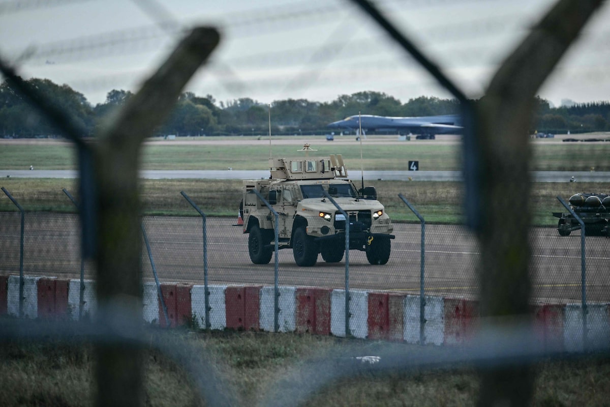 Como 5 jovens britânicos conseguiram planejar ataque e chegar perto de base militar usada pelos EUA?