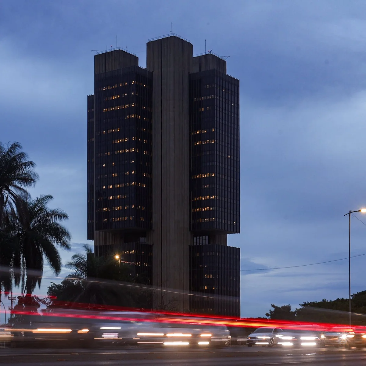 Contas externas têm déficit de US$ 5,1 bilhões em agosto, diz BC